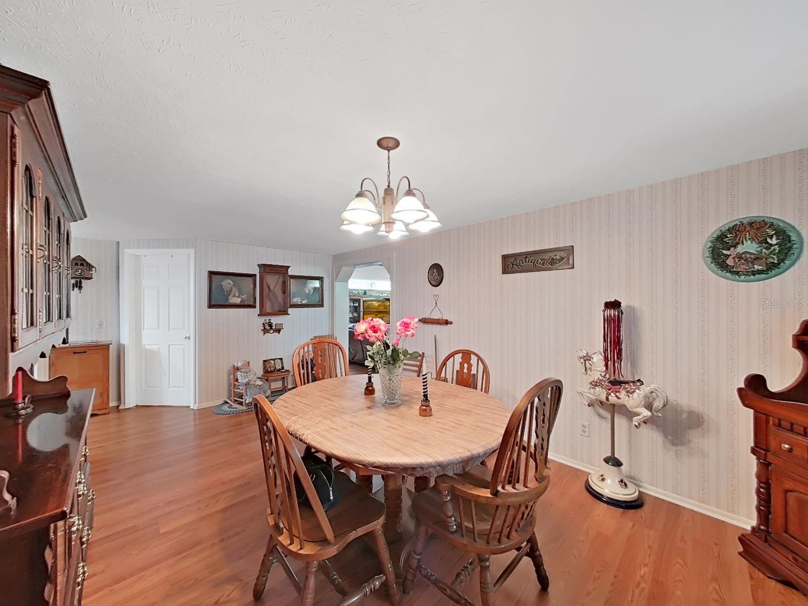 Listing photo id 24 for 4111 Robinson Road