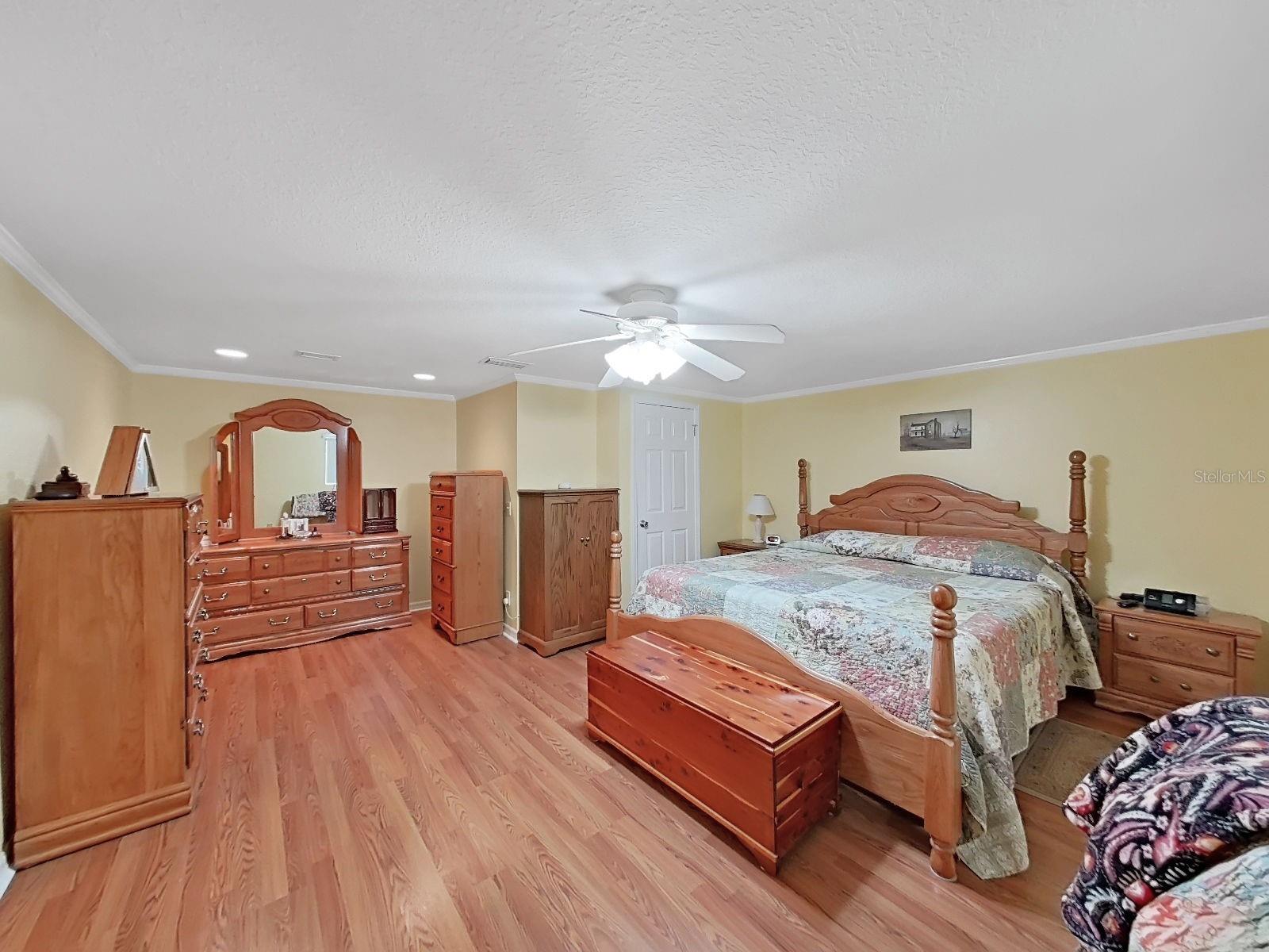 Listing photo id 29 for 4111 Robinson Road