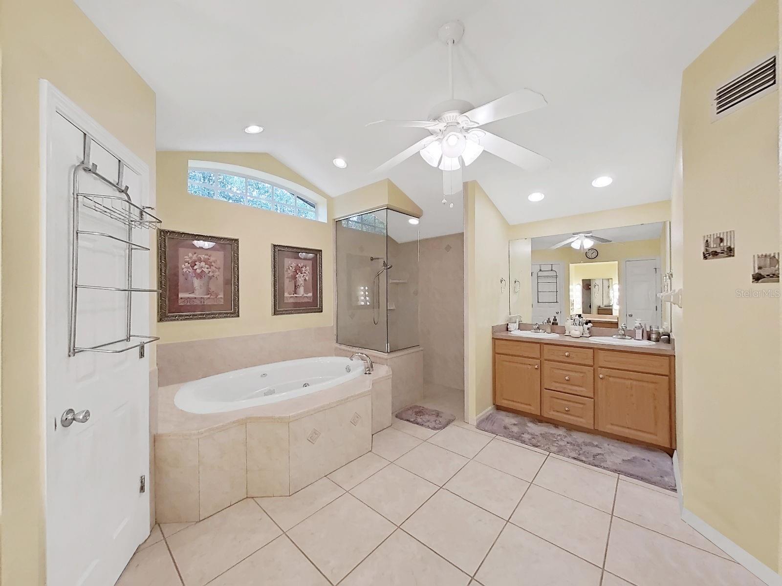 Listing photo id 33 for 4111 Robinson Road