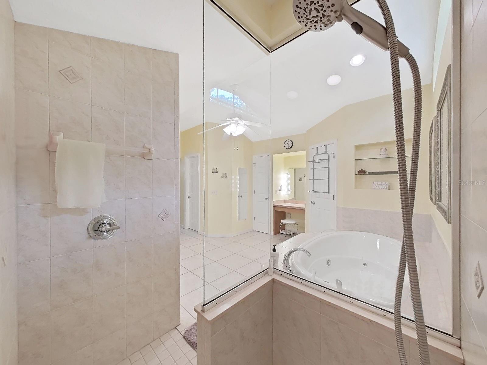 Listing photo id 34 for 4111 Robinson Road