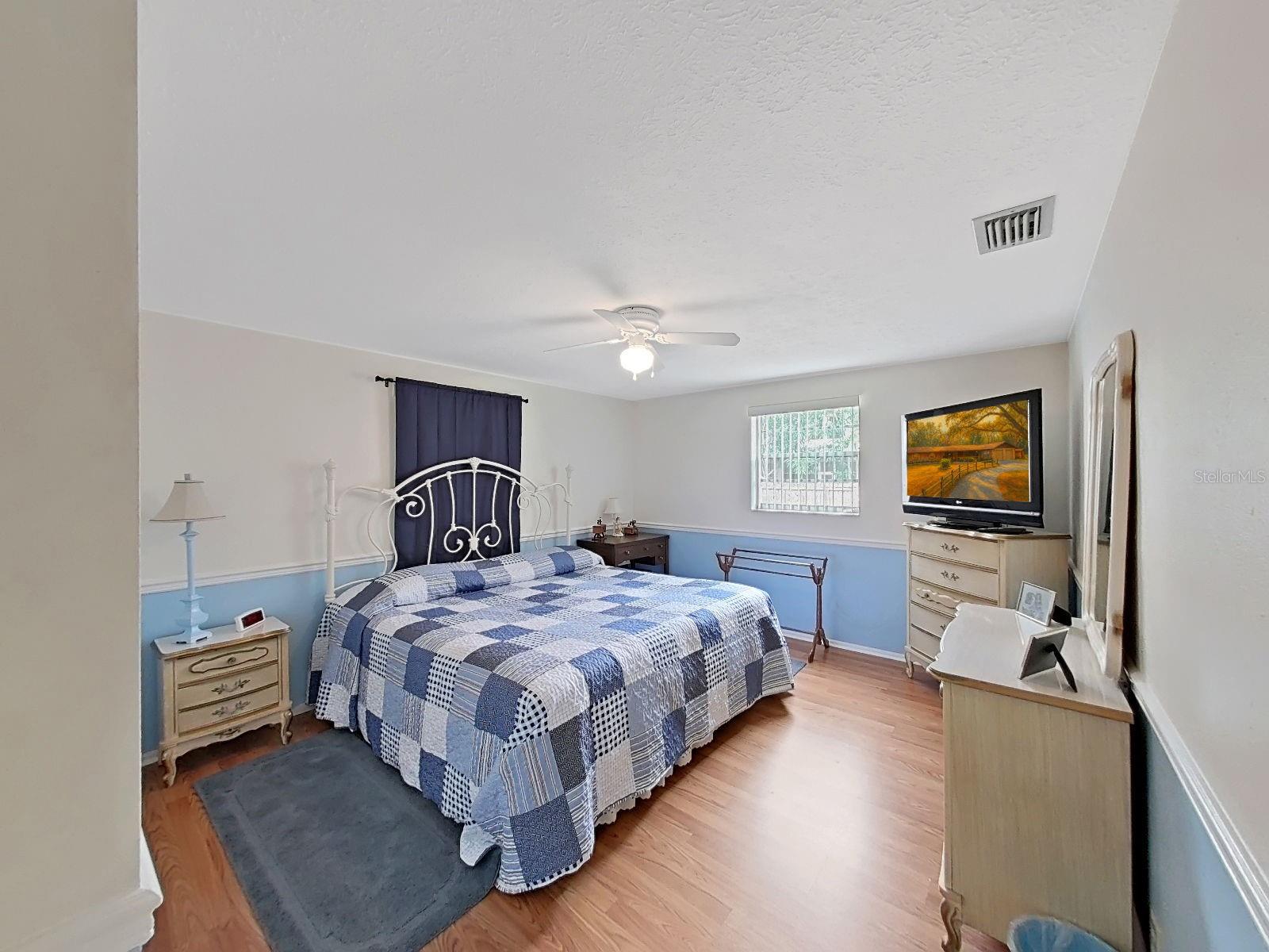 Listing photo id 35 for 4111 Robinson Road