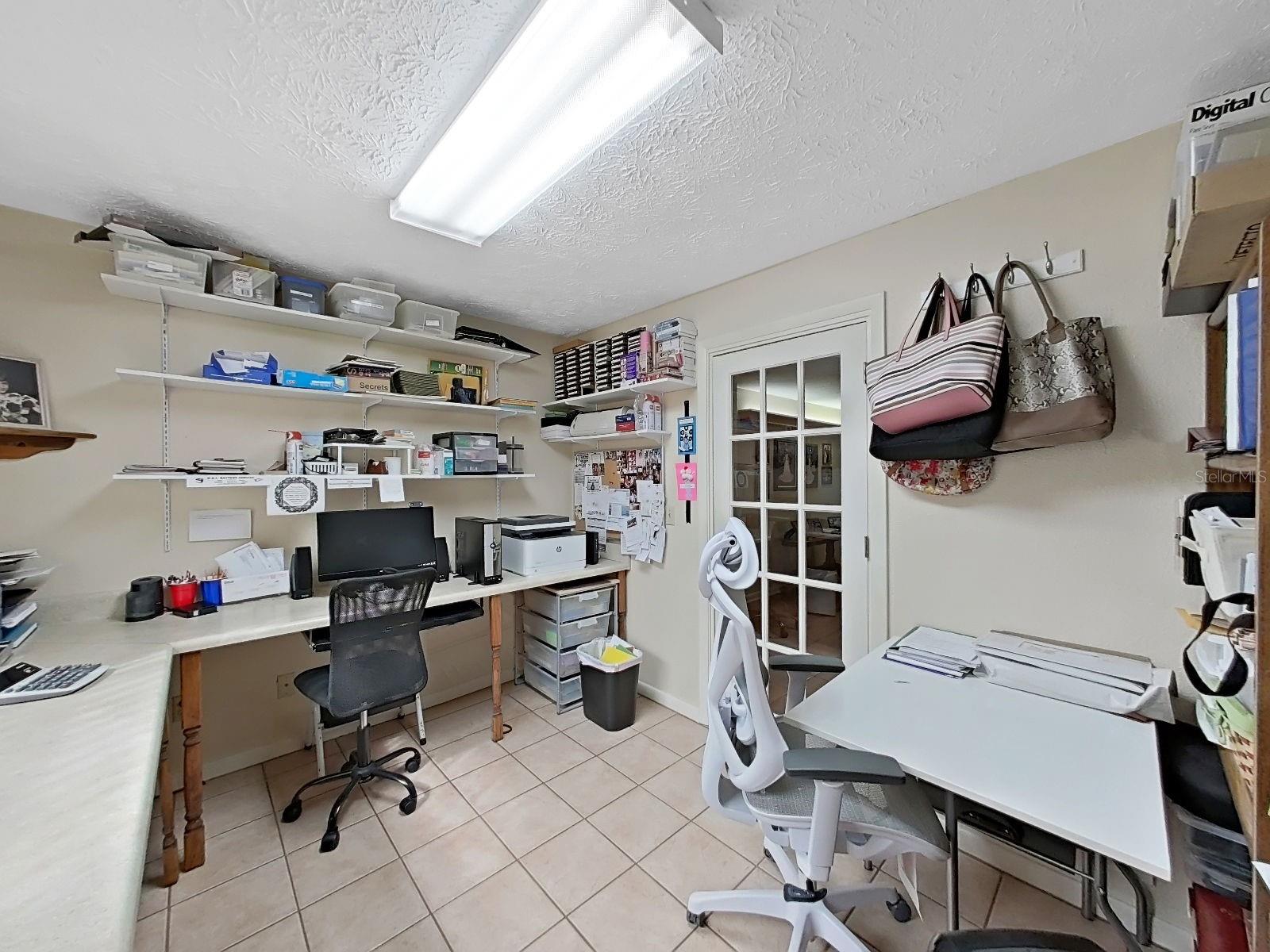 Listing photo id 39 for 4111 Robinson Road