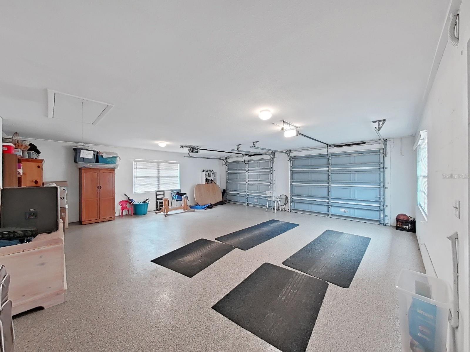 Listing photo id 40 for 4111 Robinson Road