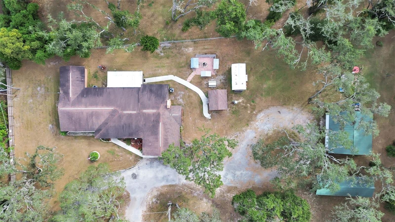 Listing photo id 41 for 4111 Robinson Road