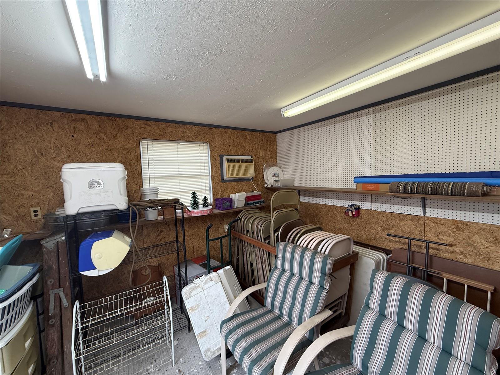 Listing photo id 49 for 4111 Robinson Road