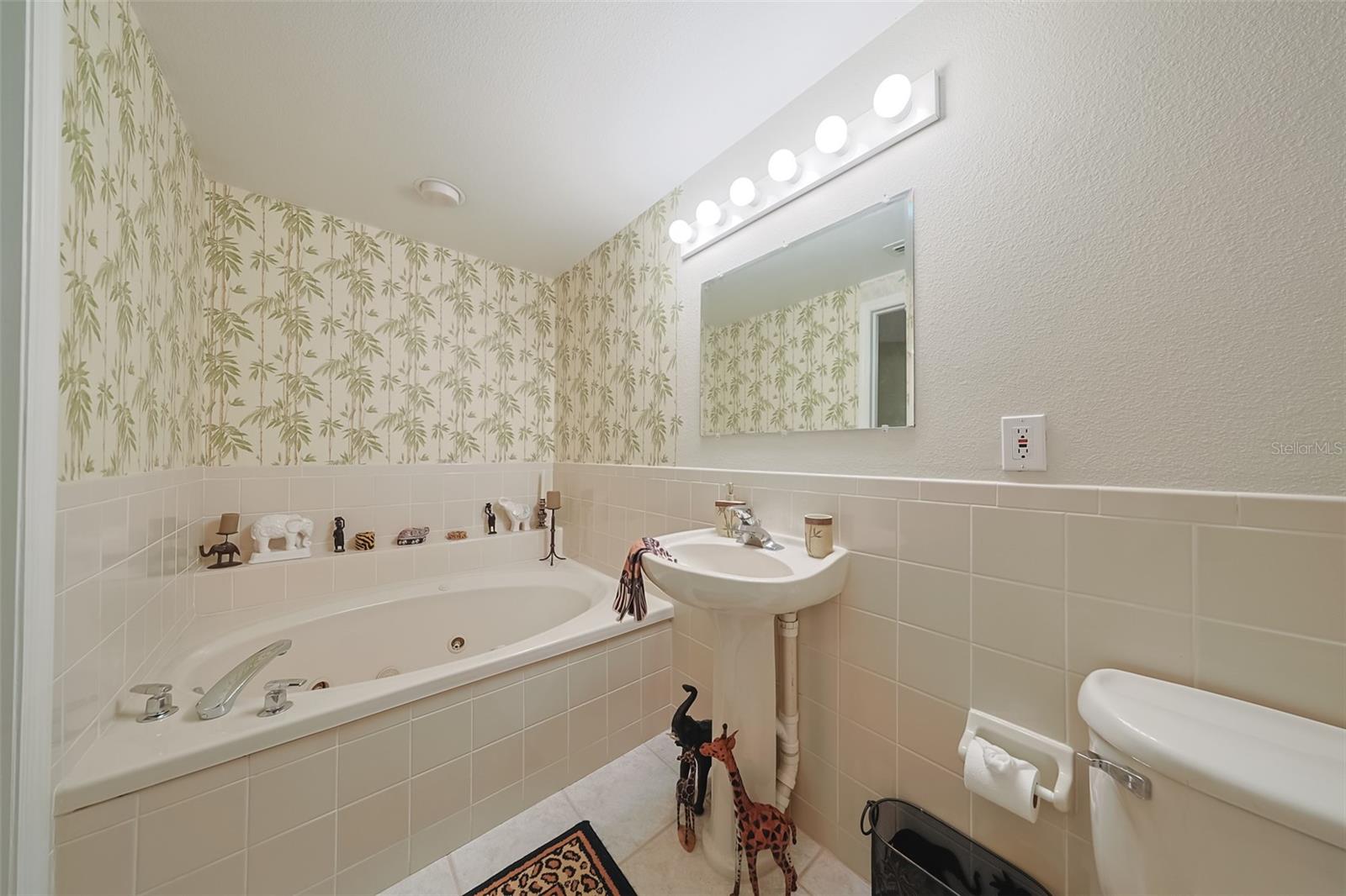 Image 19 of 51 For 14460 Marina Way 9