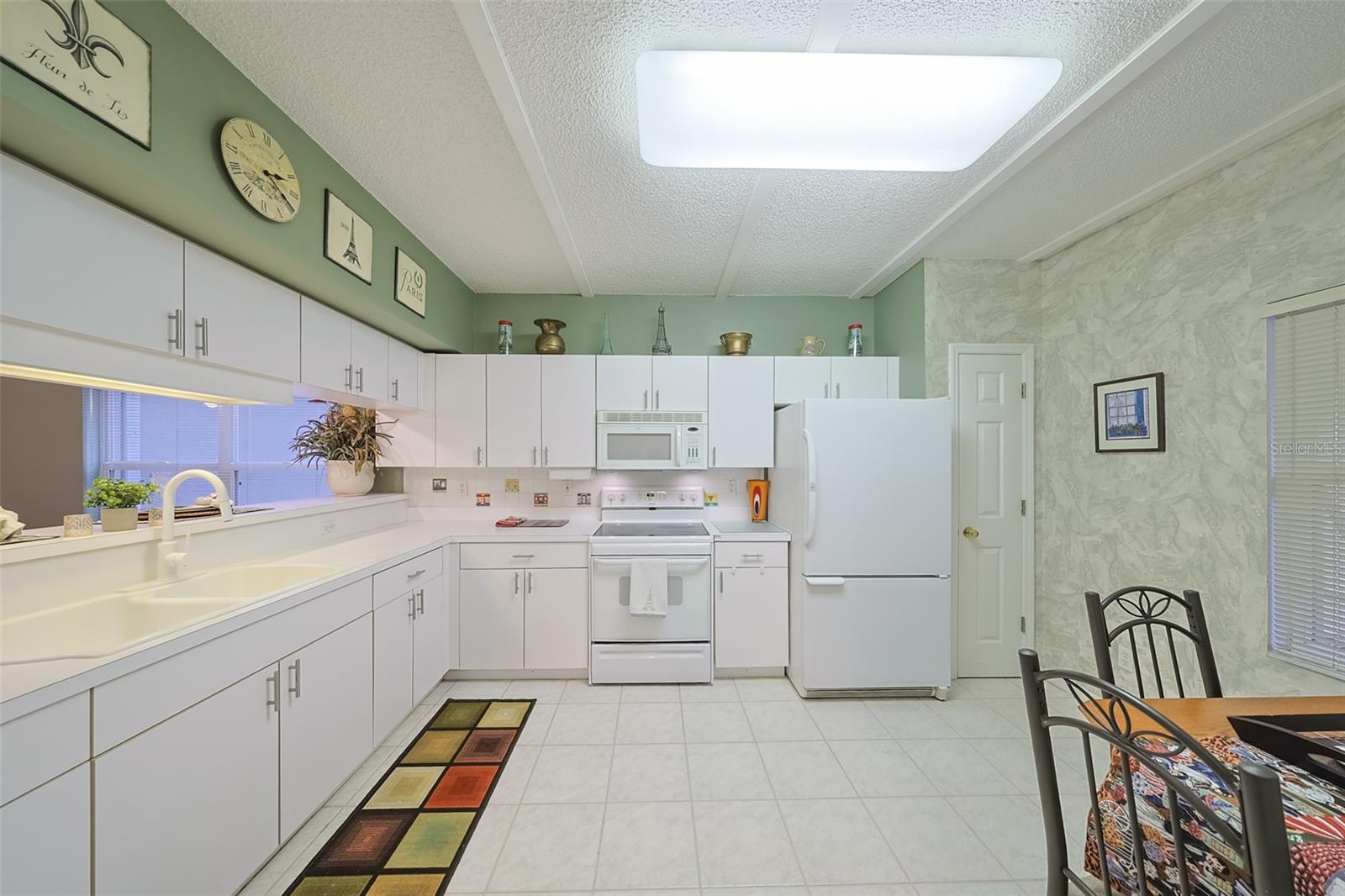 Image 9 of 51 For 14460 Marina Way 9