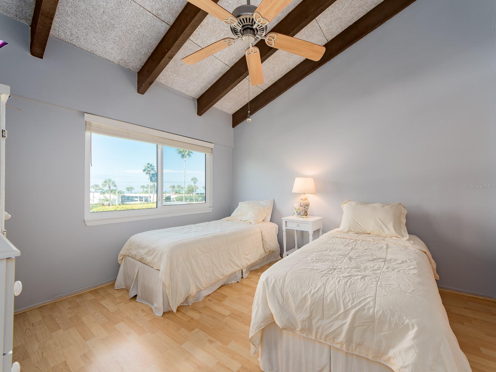 Image 20 of 44 For 1401 Gulf Boulevard 215