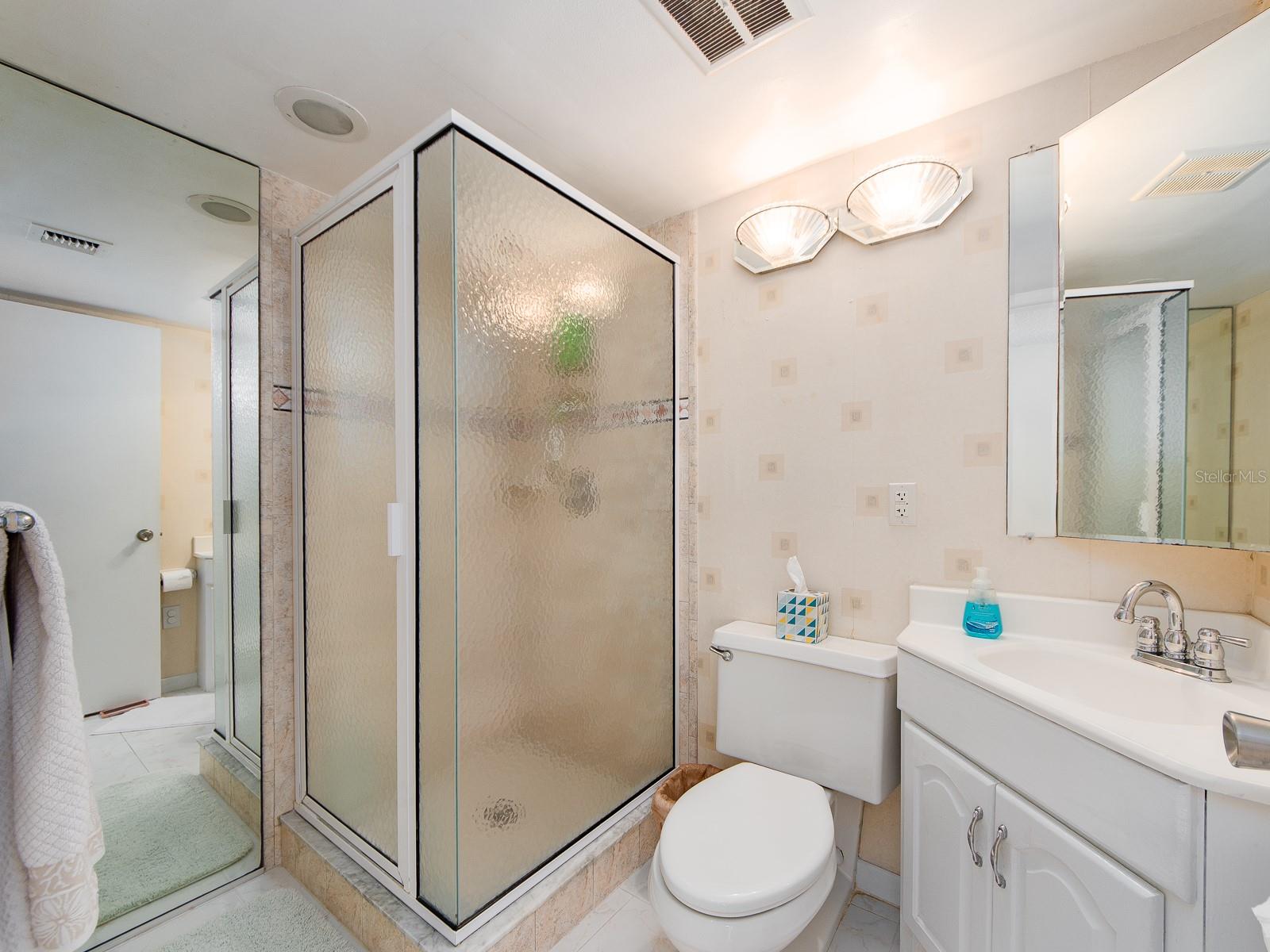 Image 23 of 44 For 1401 Gulf Boulevard 215