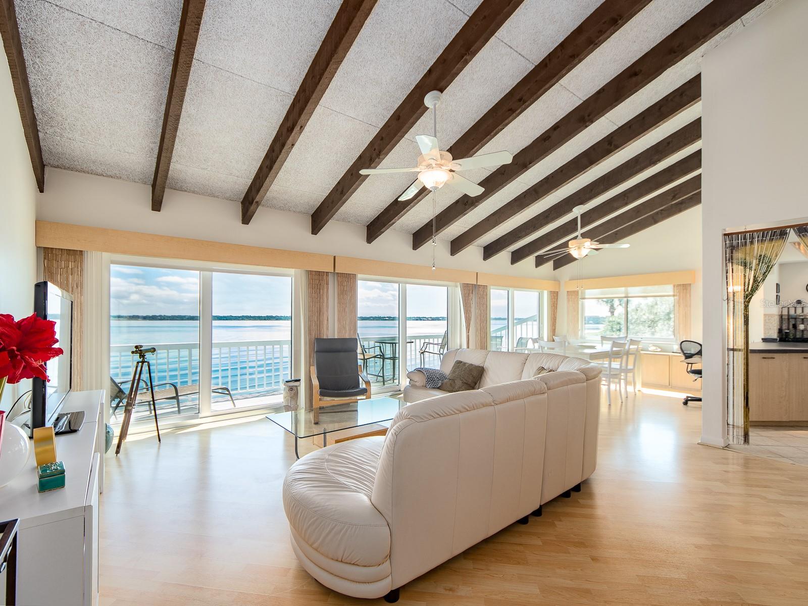 Image 3 of 44 For 1401 Gulf Boulevard 215