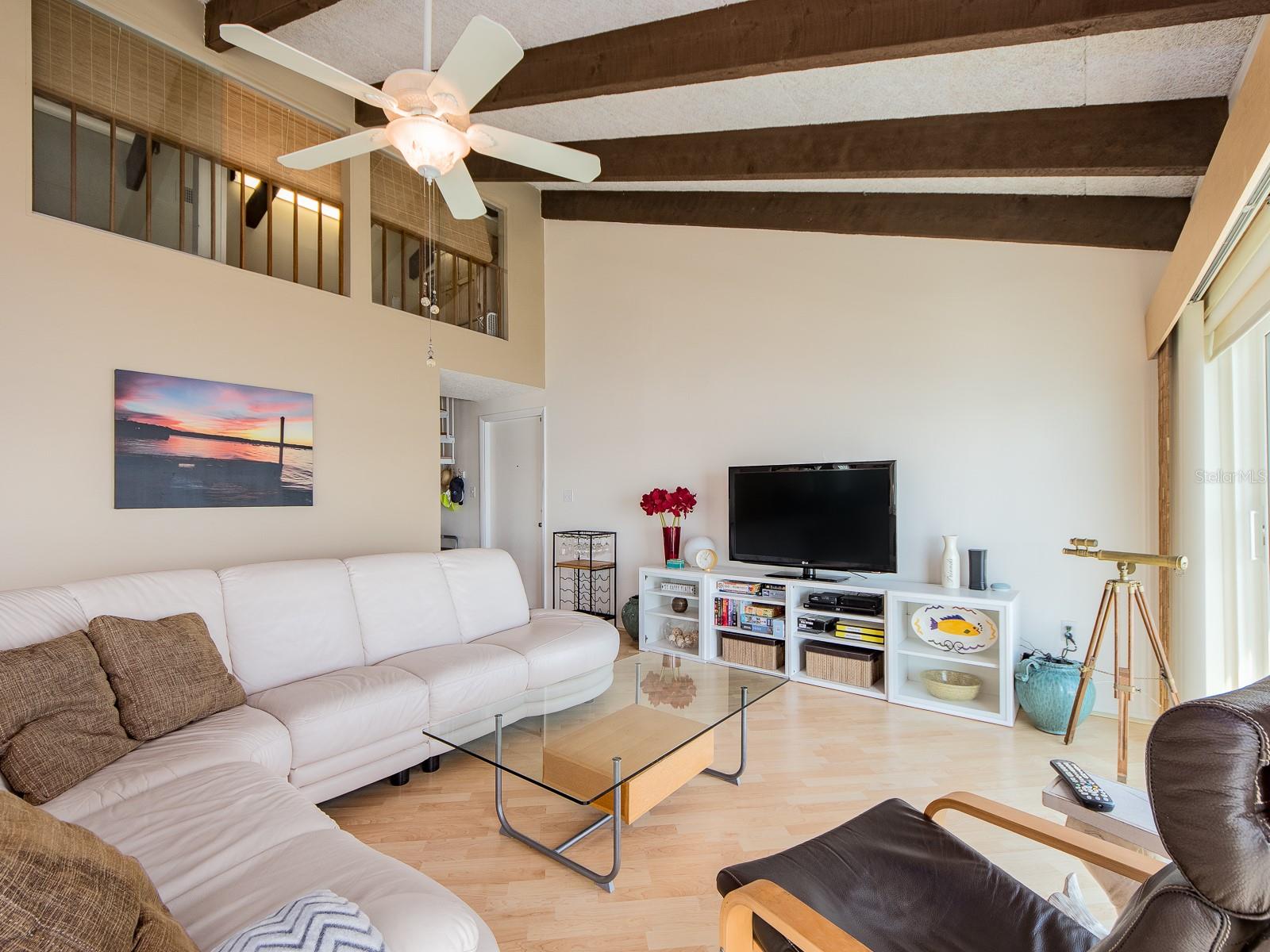 Image 5 of 44 For 1401 Gulf Boulevard 215