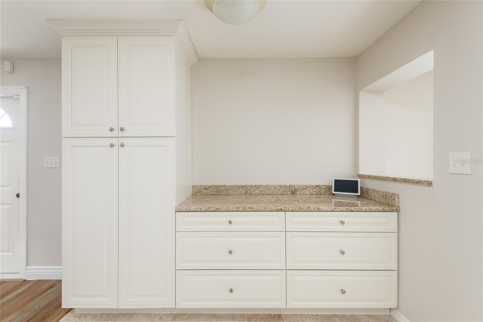 Listing photo id 8 for 4733 Wyoming Avenue