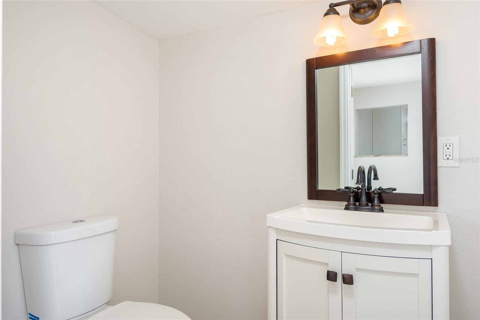 Listing photo id 11 for 4733 Wyoming Avenue