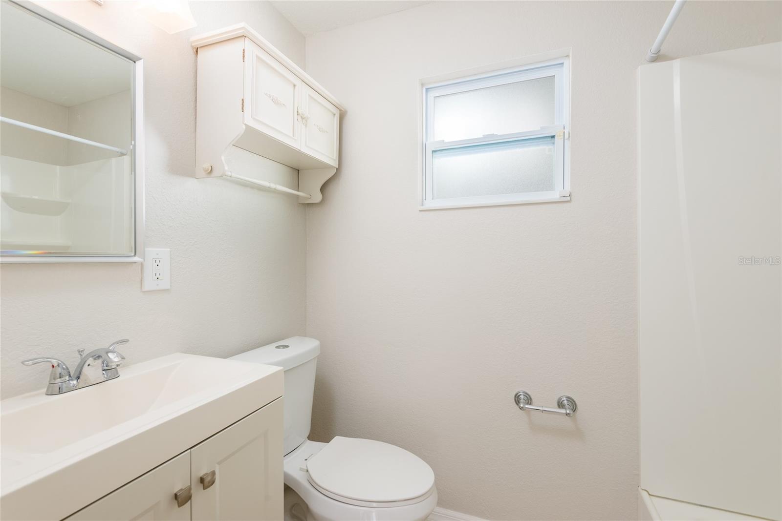 Listing photo id 14 for 4733 Wyoming Avenue