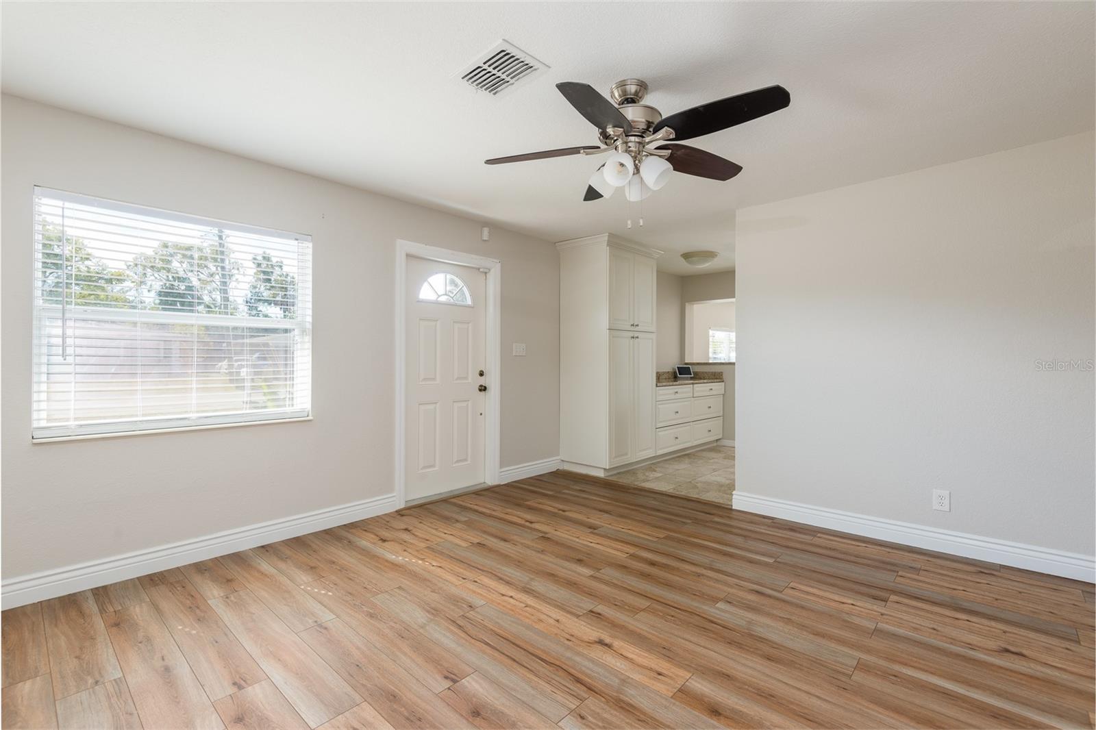 Listing photo id 0 for 4733 Wyoming Avenue