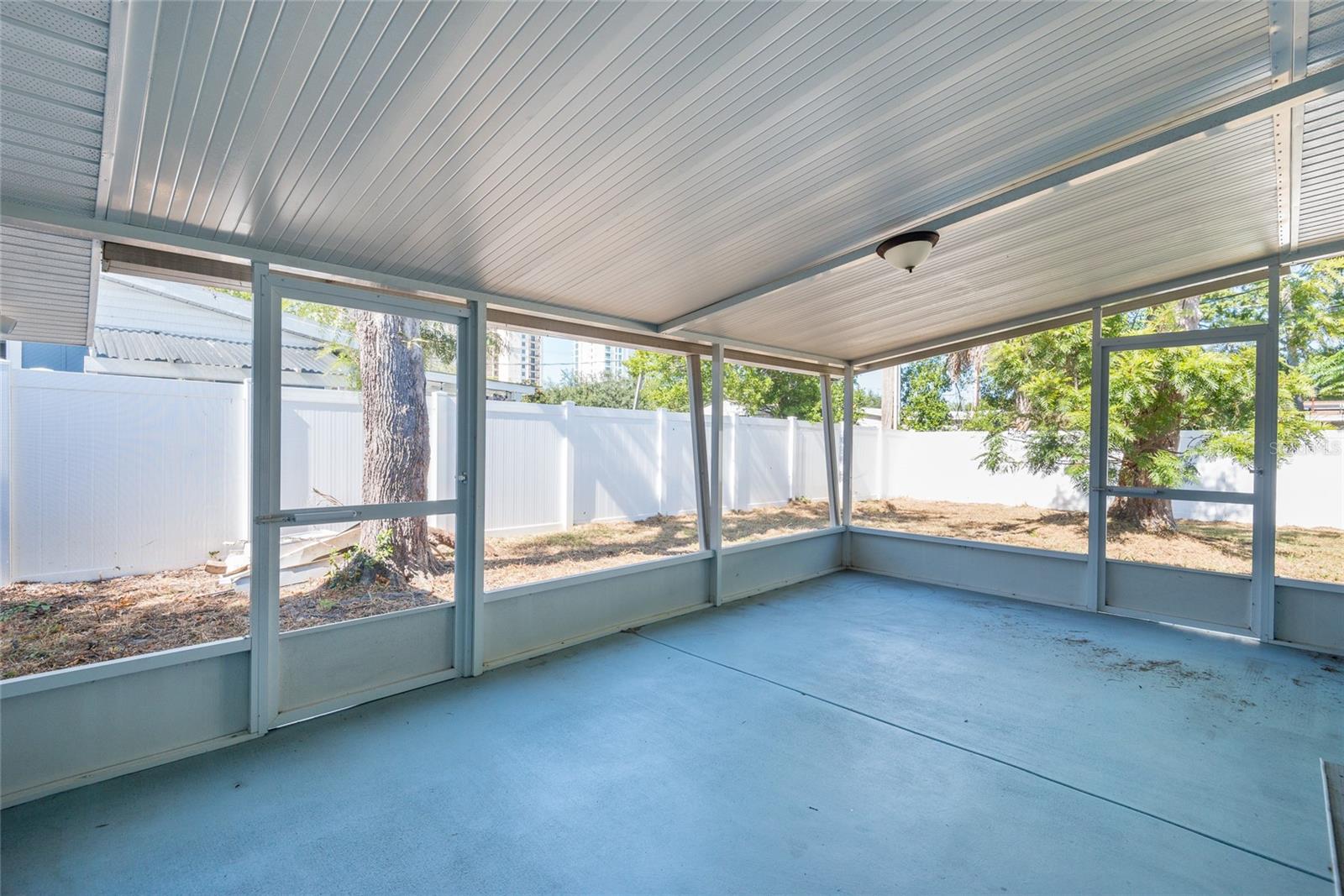 Listing photo id 20 for 4733 Wyoming Avenue