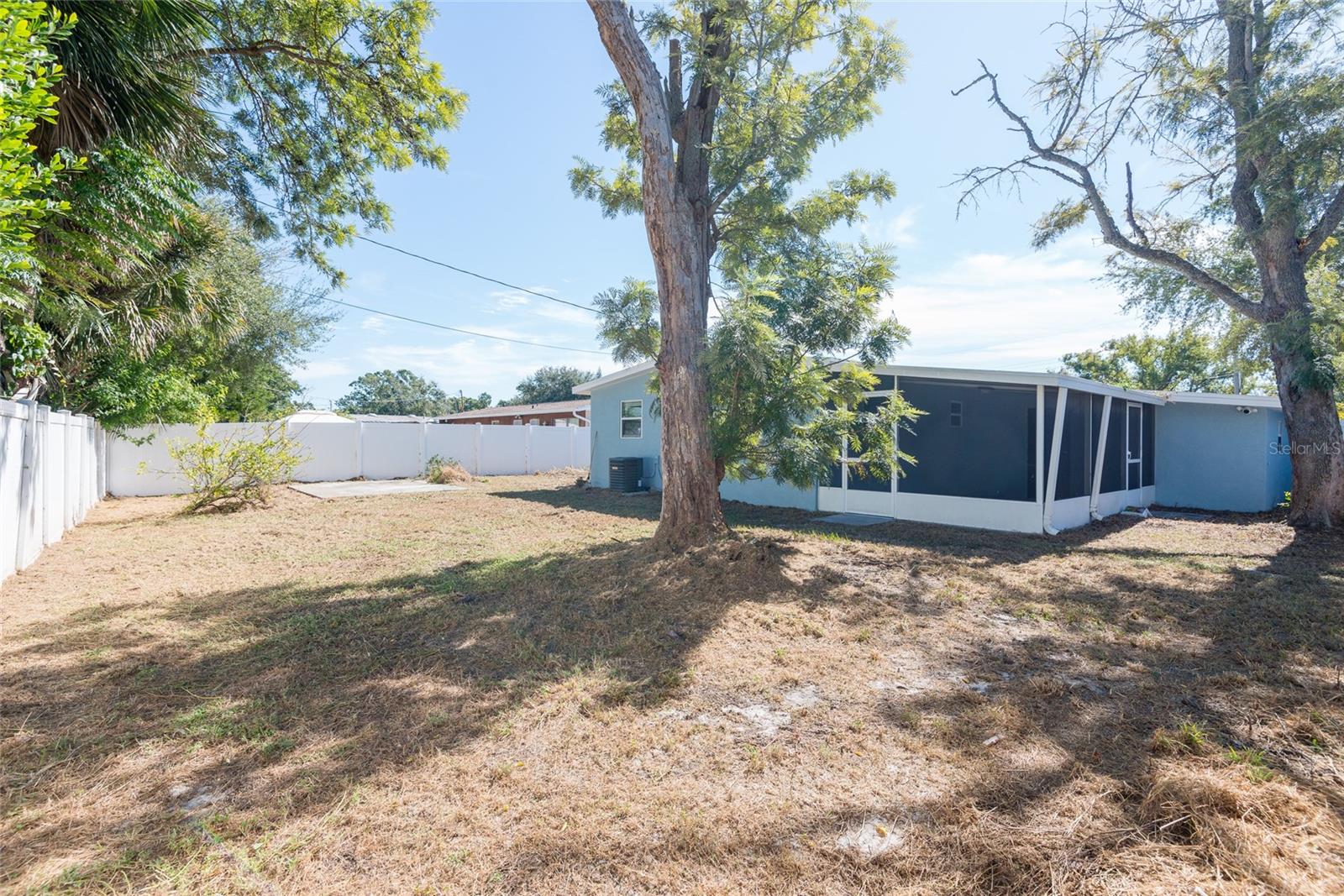 Listing photo id 23 for 4733 Wyoming Avenue