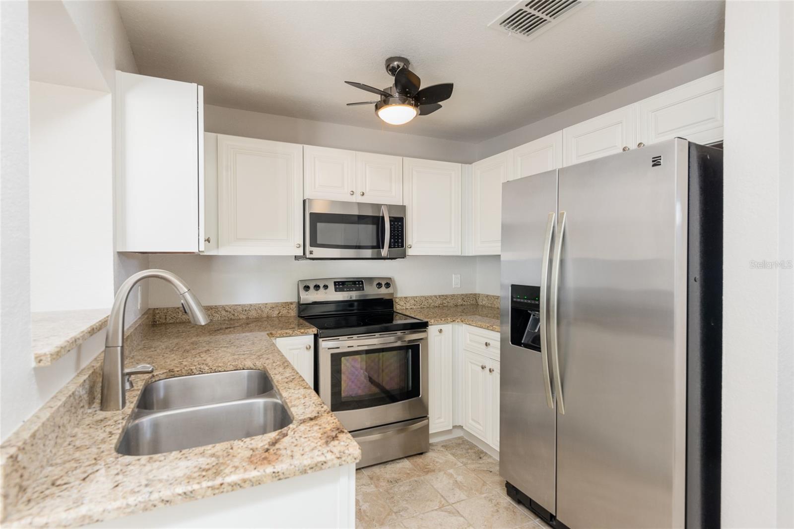 Listing photo id 5 for 4733 Wyoming Avenue