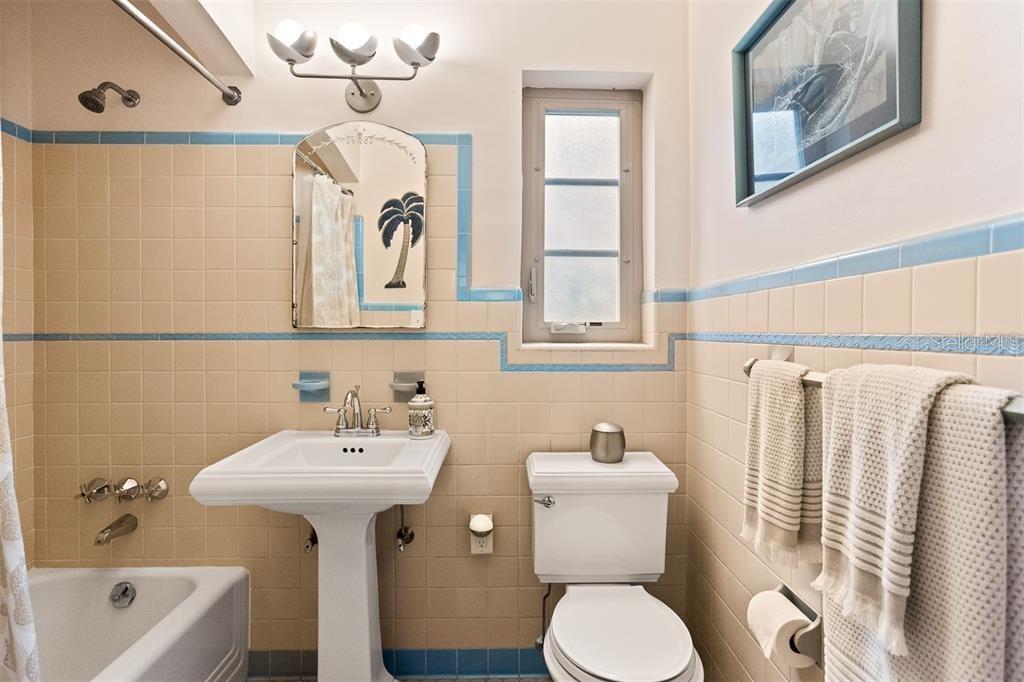 Image 33 of 75 For 3649 Foster Hill Drive N