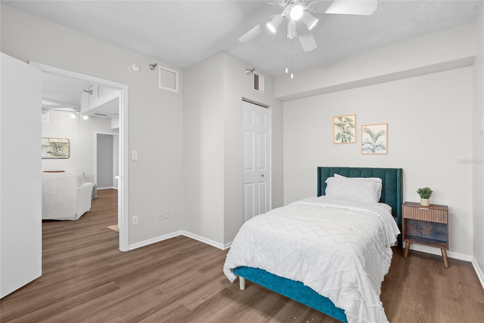 Image 12 of 17 For 411 1st Avenue N 307