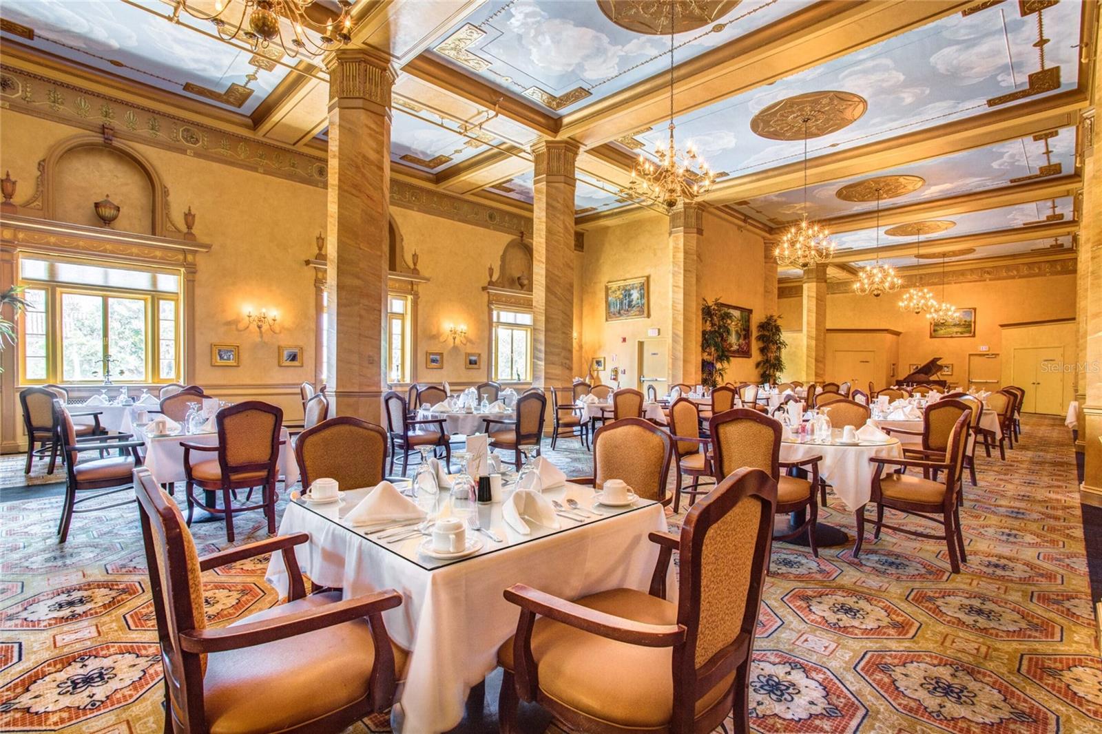 Image 3 of 17 For 411 1st Avenue N 307