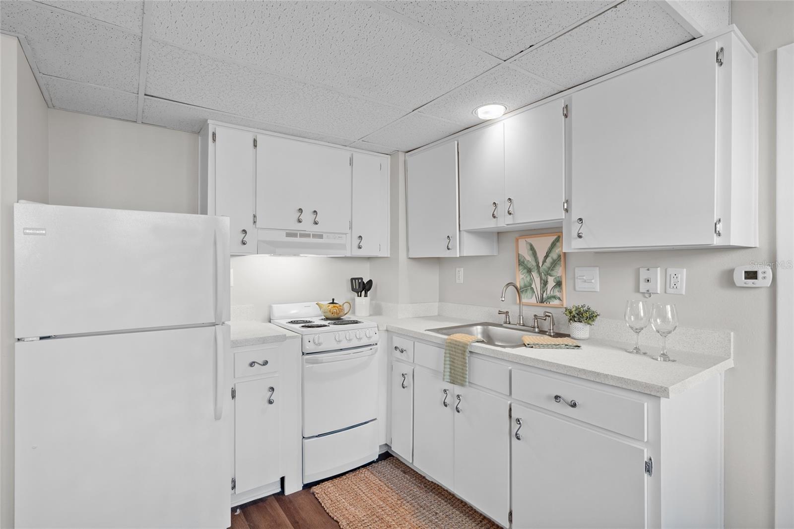 Image 6 of 17 For 411 1st Avenue N 307