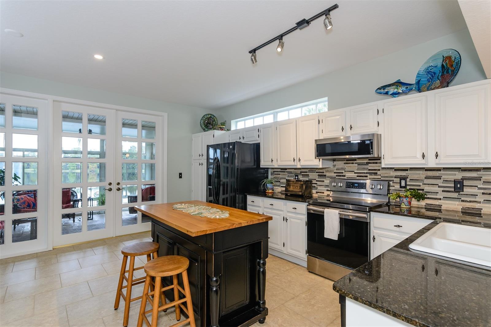 Image 14 of 96 For 2648 Sabal Springs Drive 6