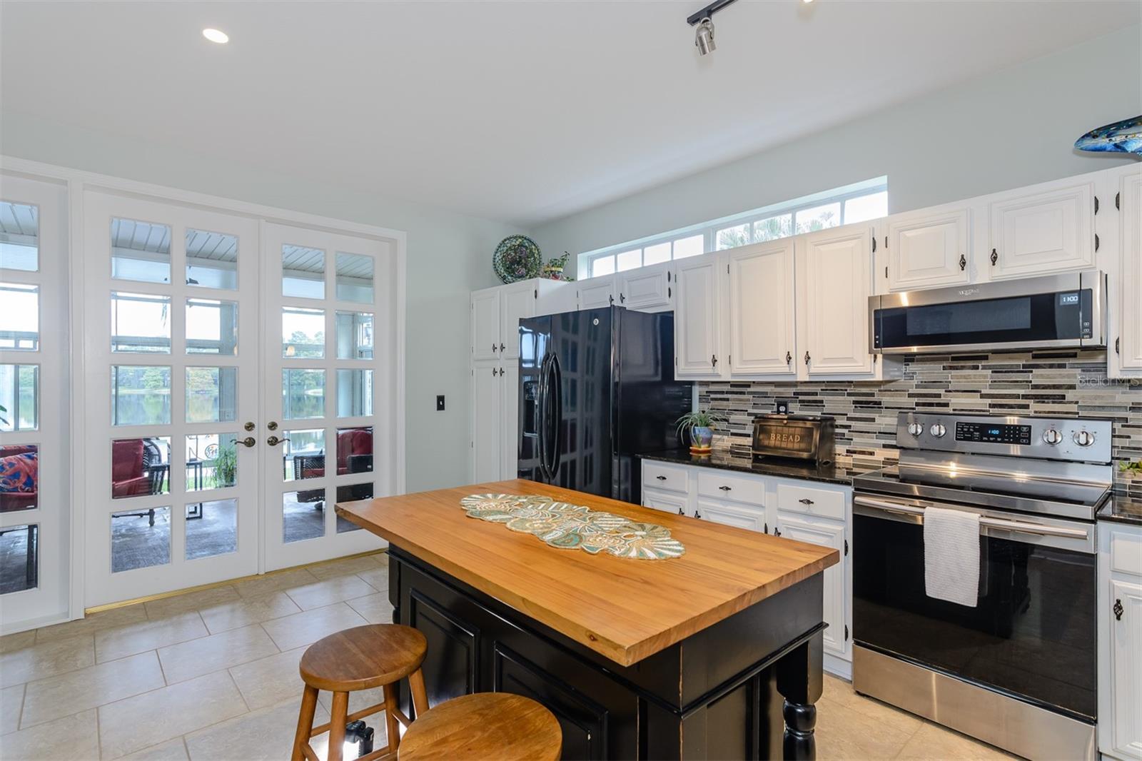 Image 15 of 96 For 2648 Sabal Springs Drive 6