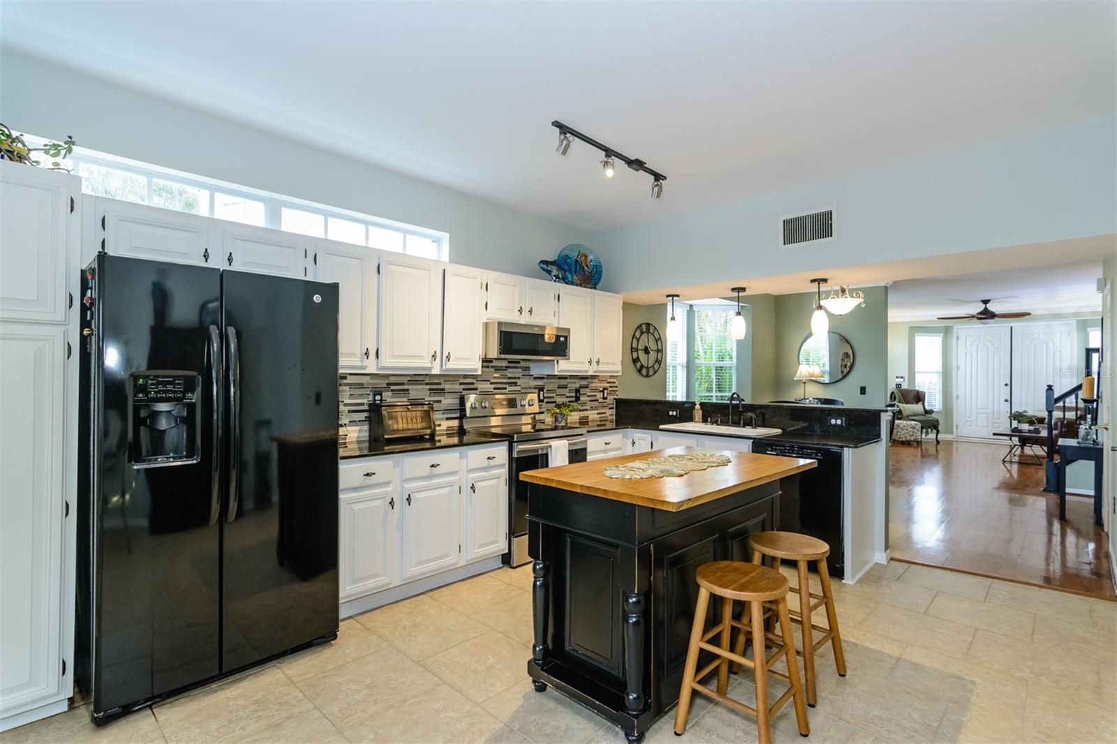 Image 17 of 96 For 2648 Sabal Springs Drive 6