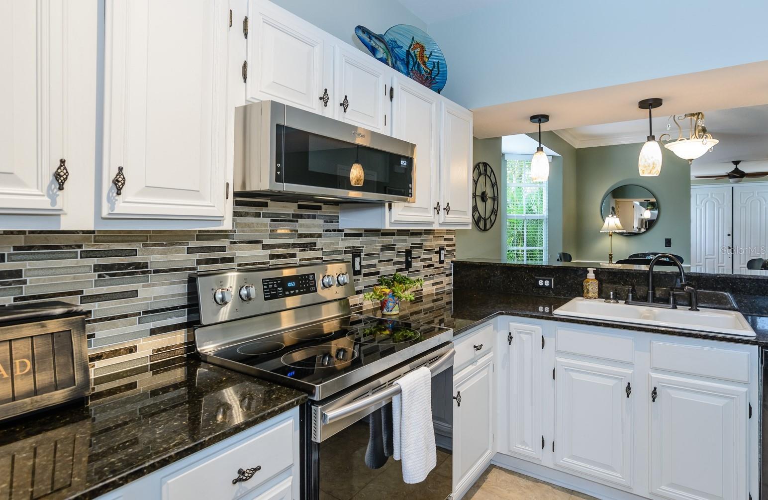 Image 19 of 96 For 2648 Sabal Springs Drive 6