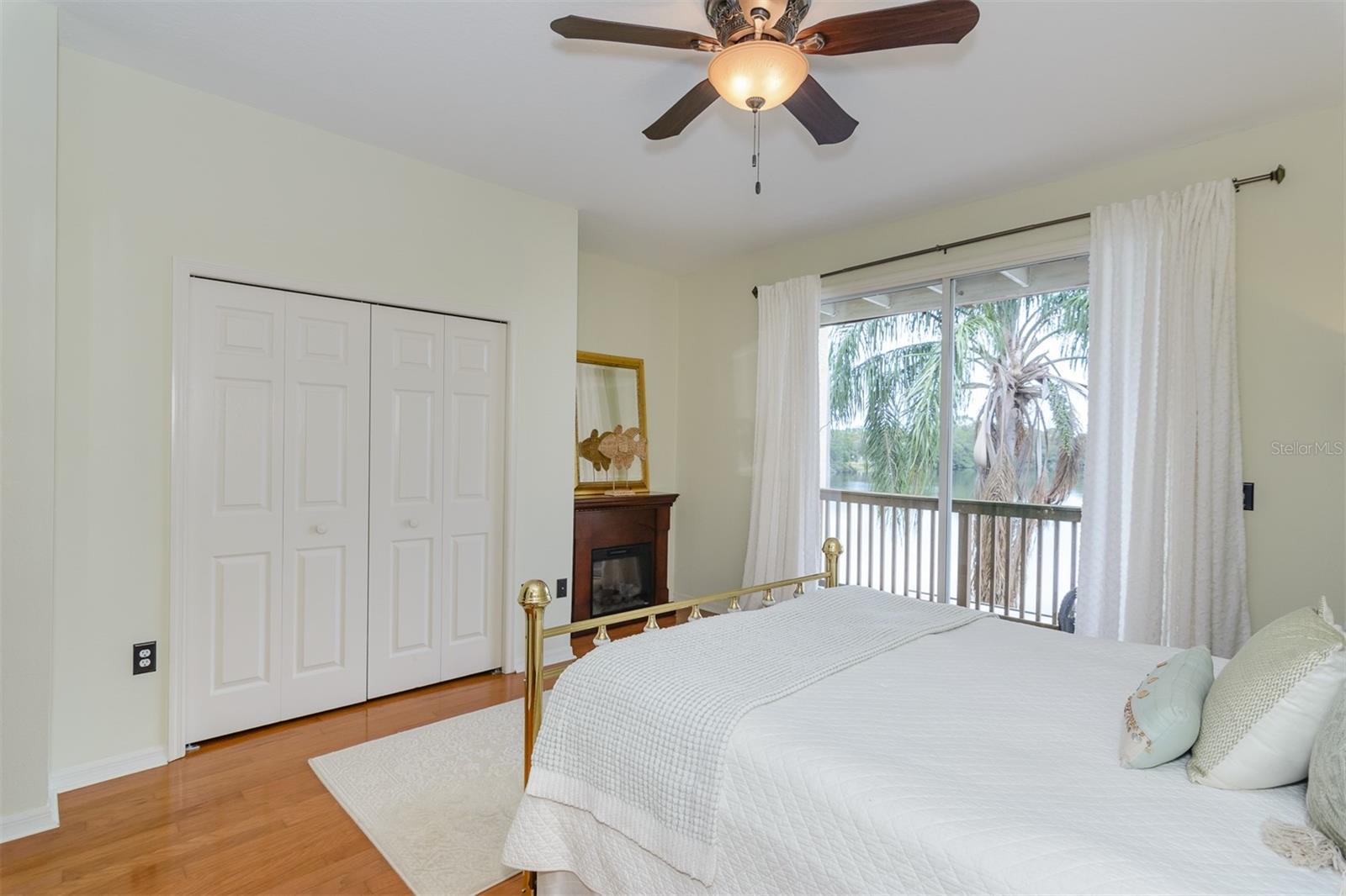 Image 28 of 96 For 2648 Sabal Springs Drive 6