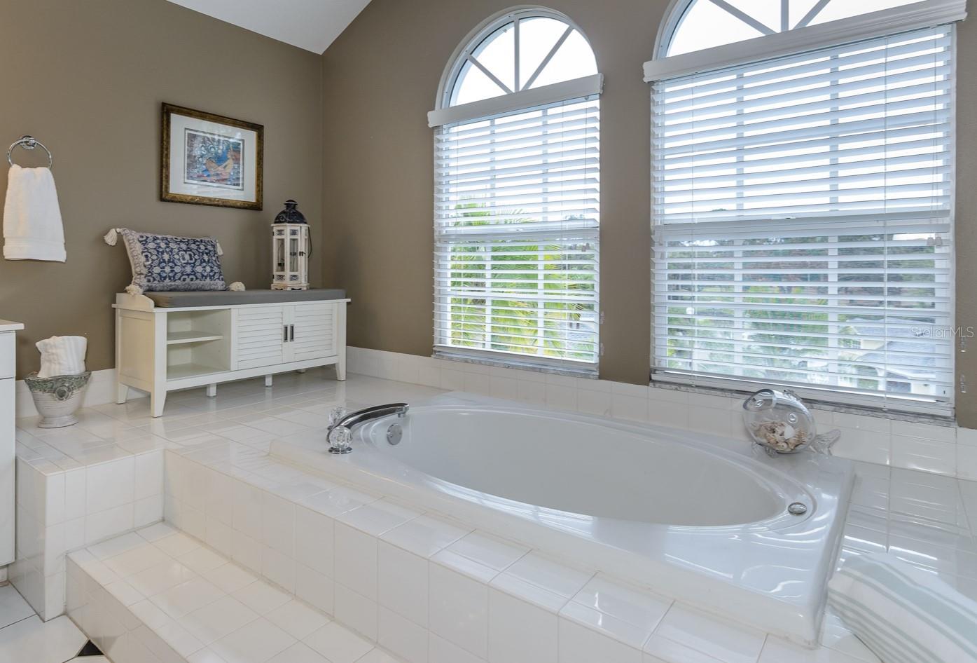 Image 50 of 96 For 2648 Sabal Springs Drive 6