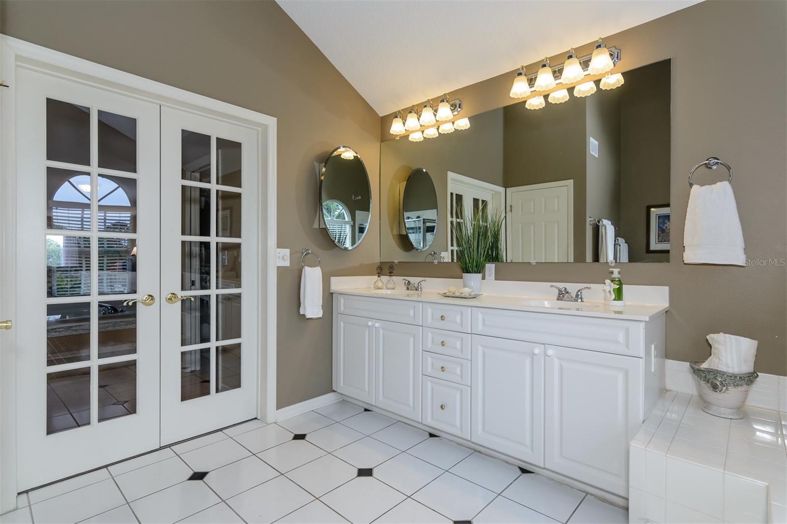 Image 51 of 96 For 2648 Sabal Springs Drive 6