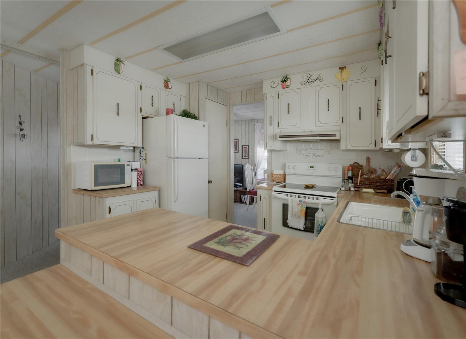 Image 17 of 21 For 4132 72nd Street N 37