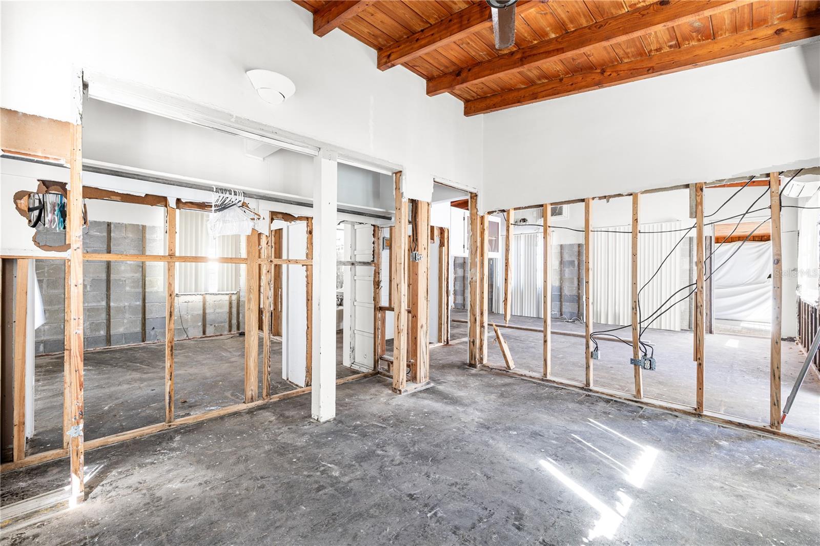 Image 10 of 32 For 17611 1st Street E