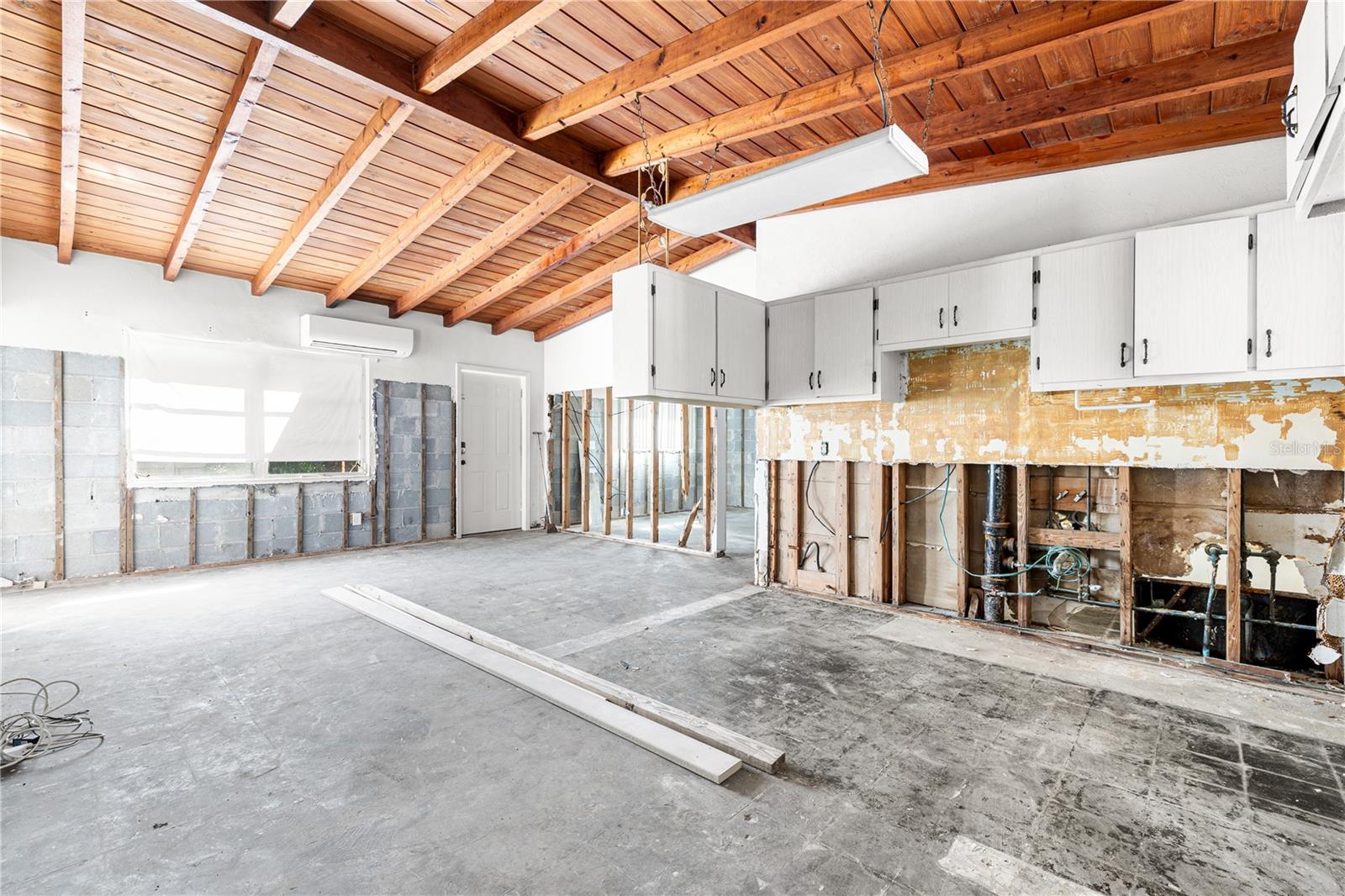 Image 12 of 32 For 17611 1st Street E