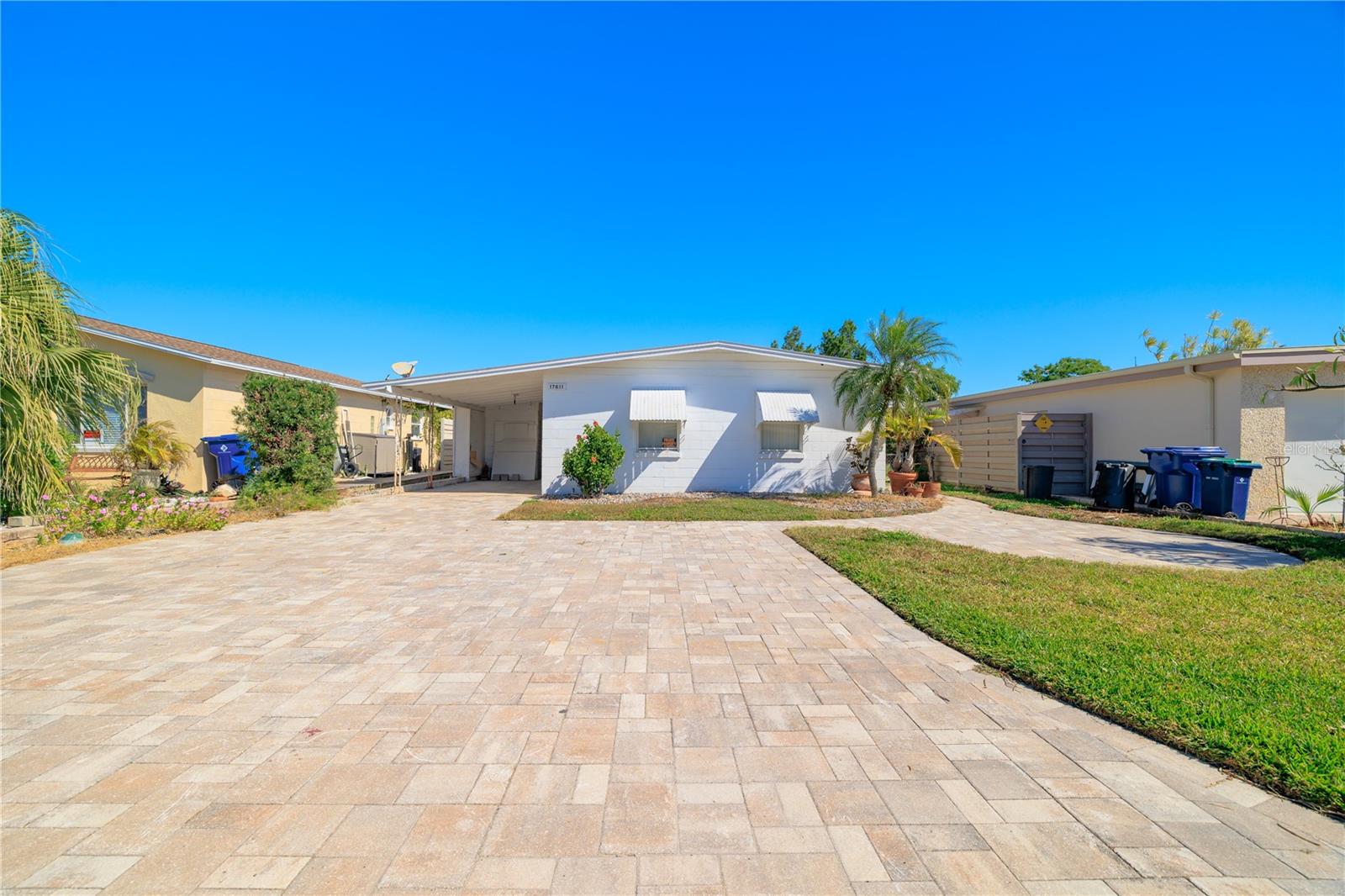 Image 21 of 32 For 17611 1st Street E