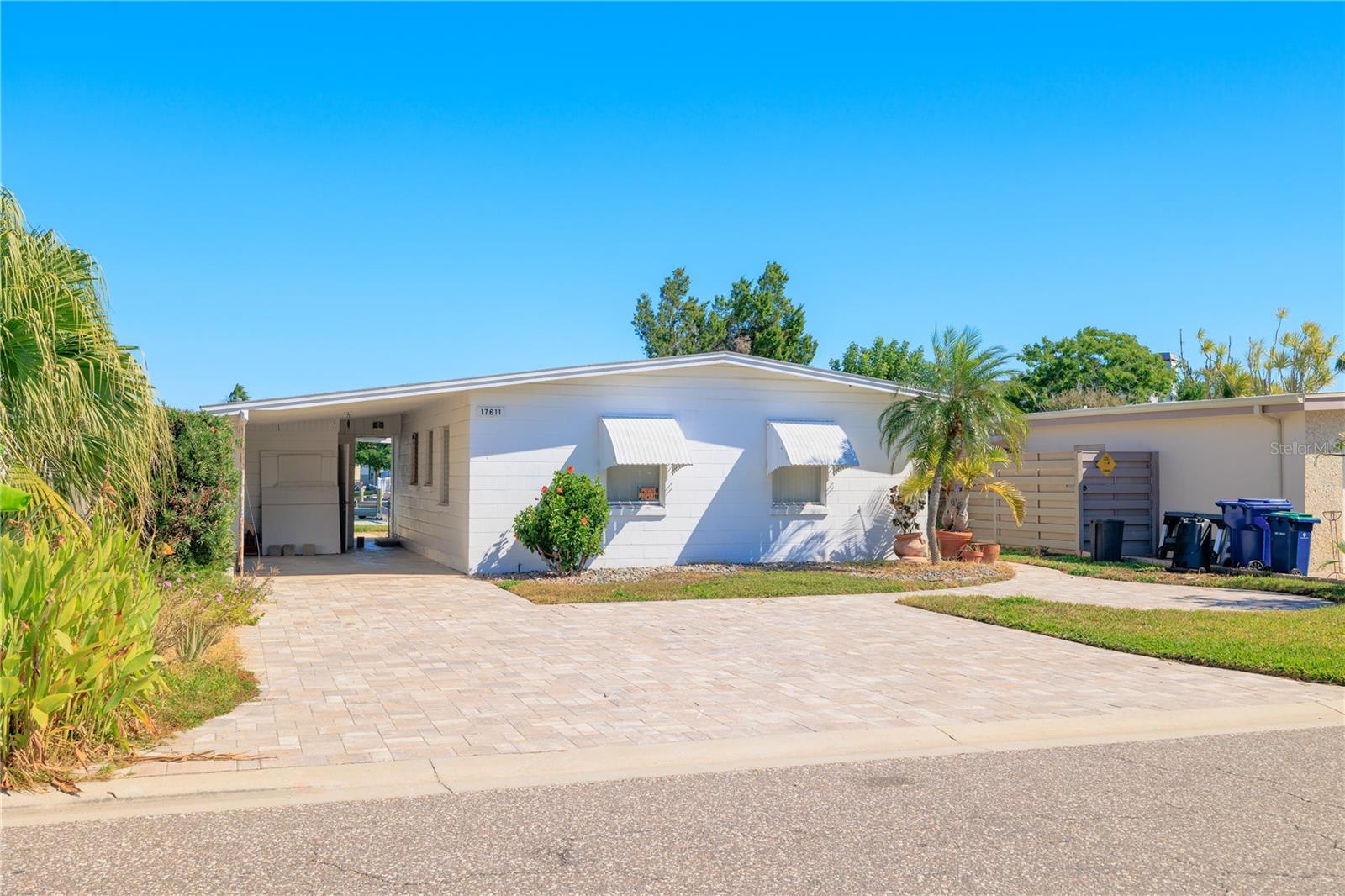 Image 23 of 32 For 17611 1st Street E