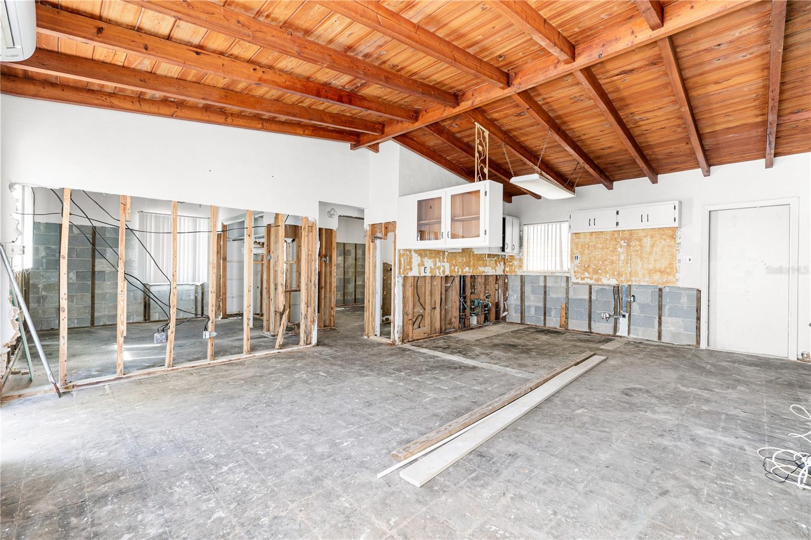 Image 9 of 32 For 17611 1st Street E