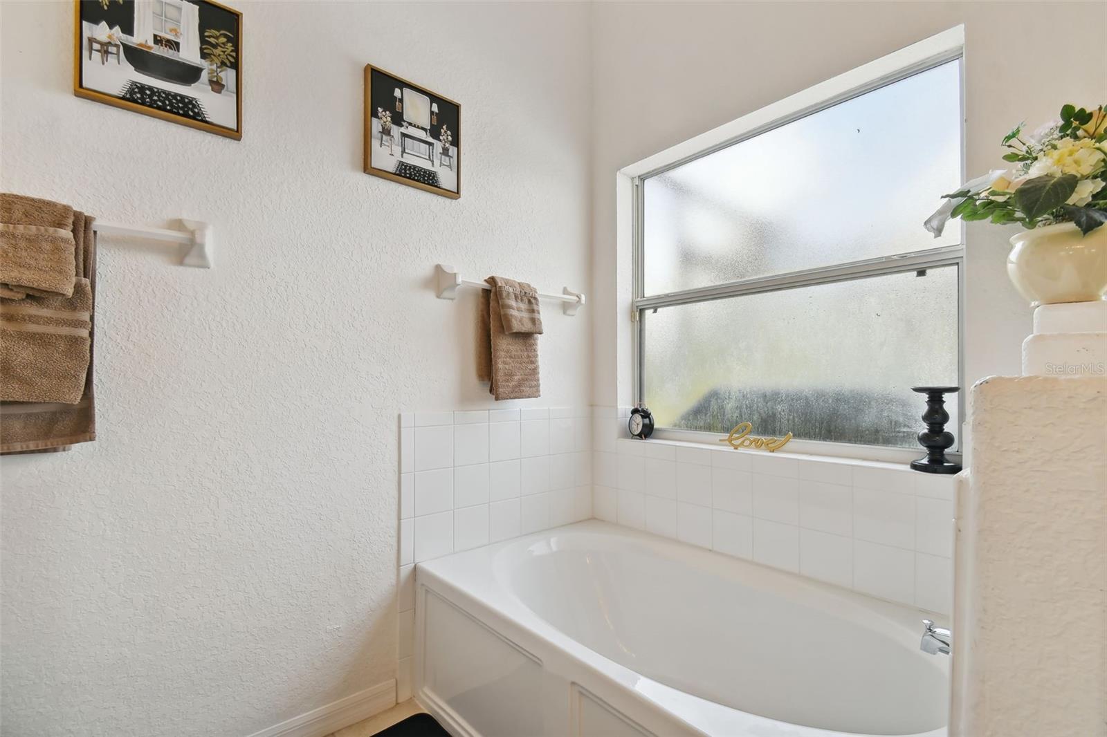 Image 31 of 81 For 908 Andalusia Loop