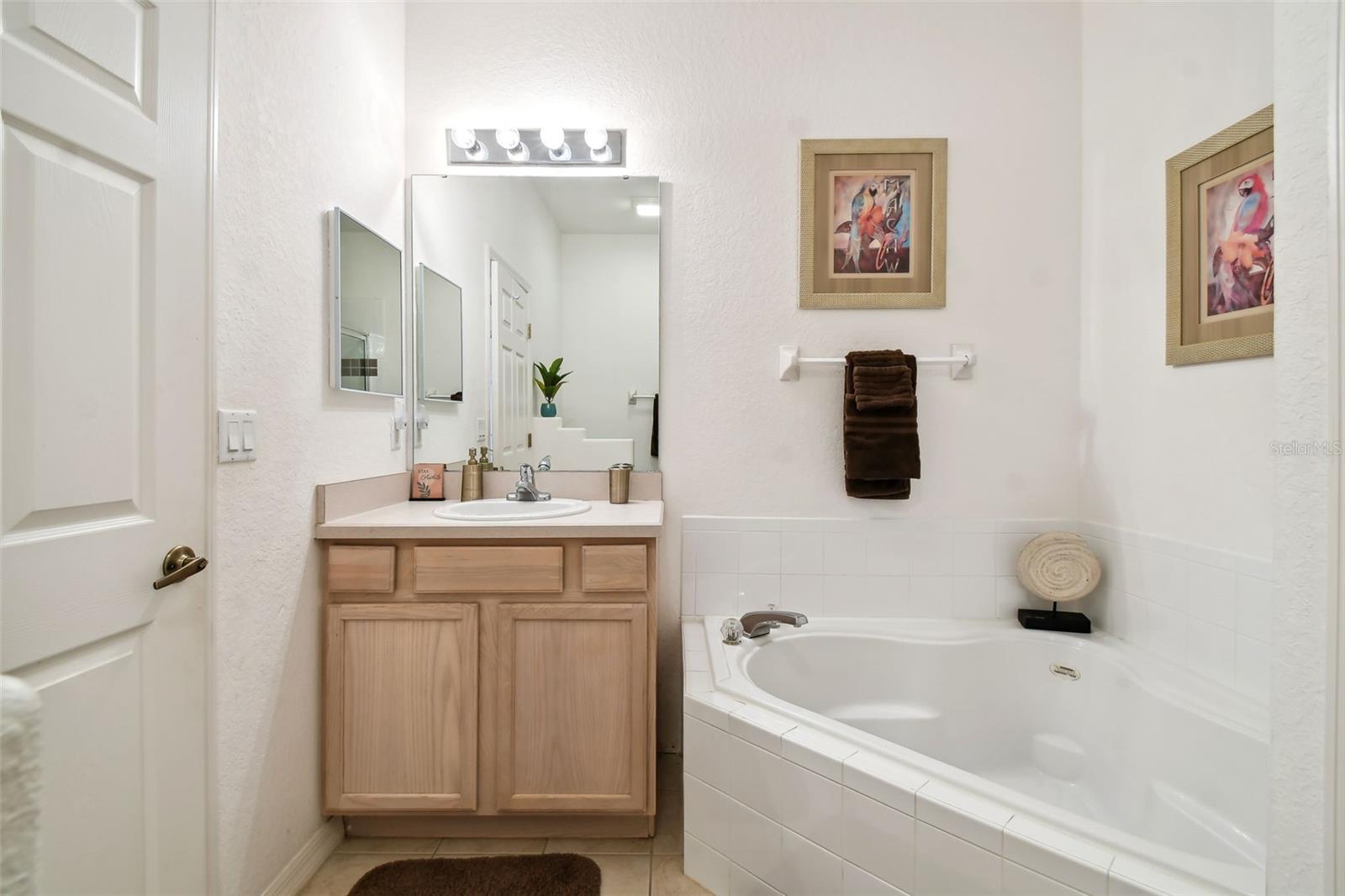 Image 32 of 81 For 908 Andalusia Loop