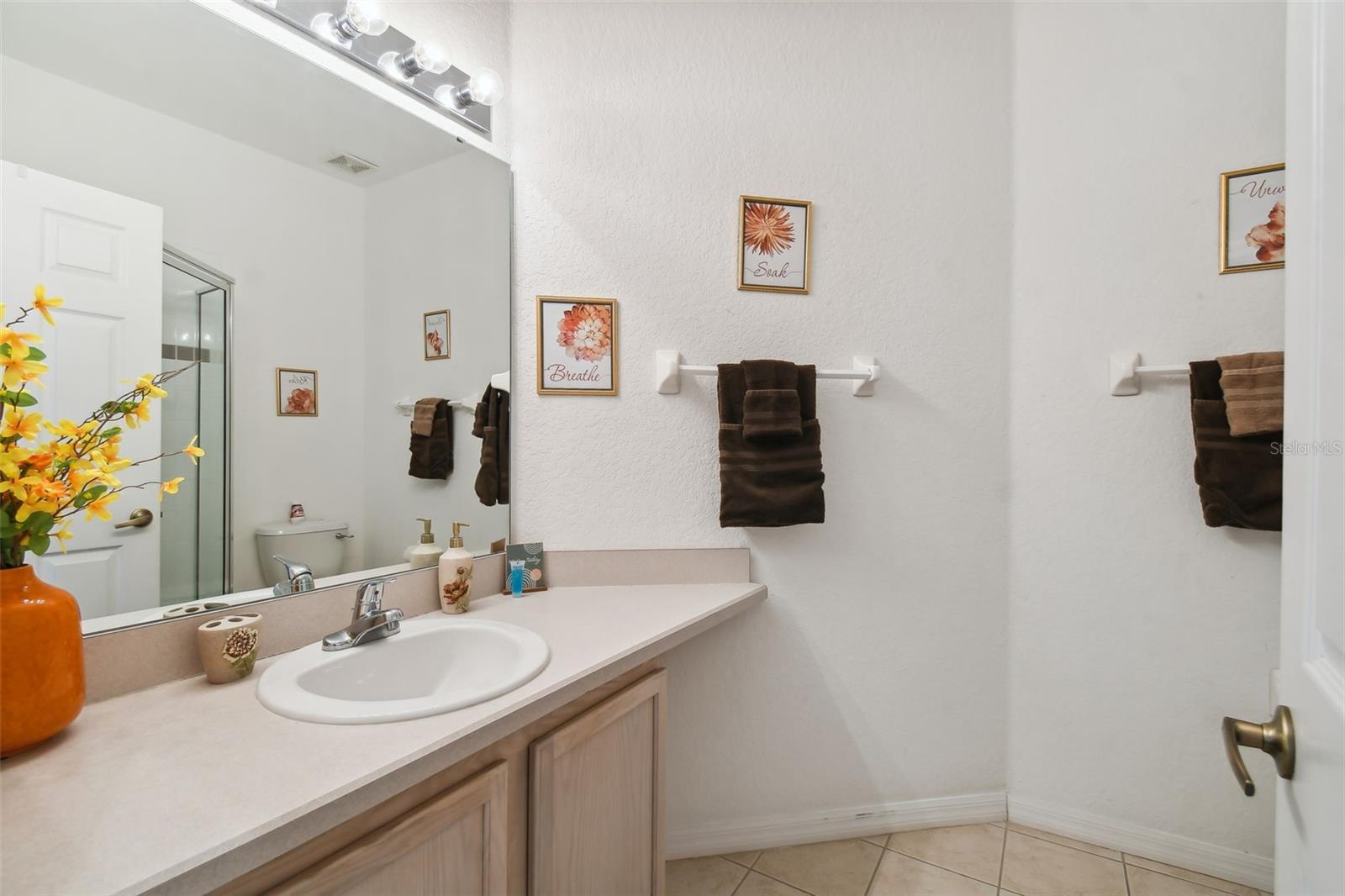 Image 33 of 81 For 908 Andalusia Loop