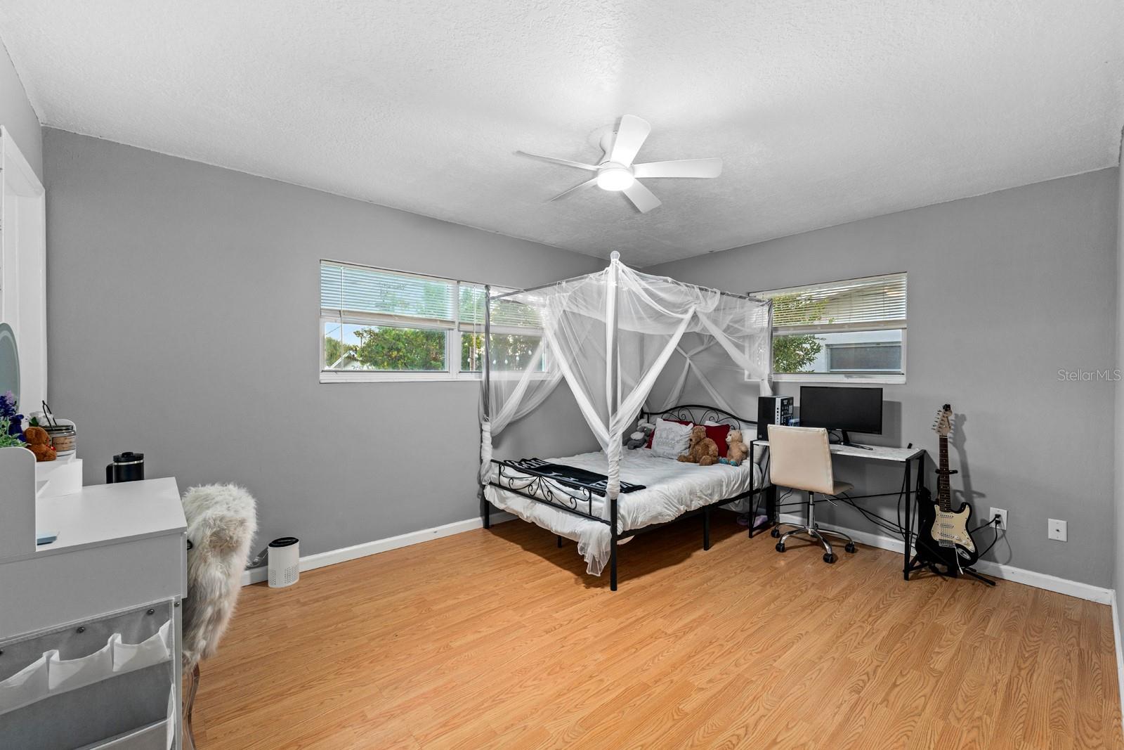 Image 15 of 27 For 1825 Welland Drive