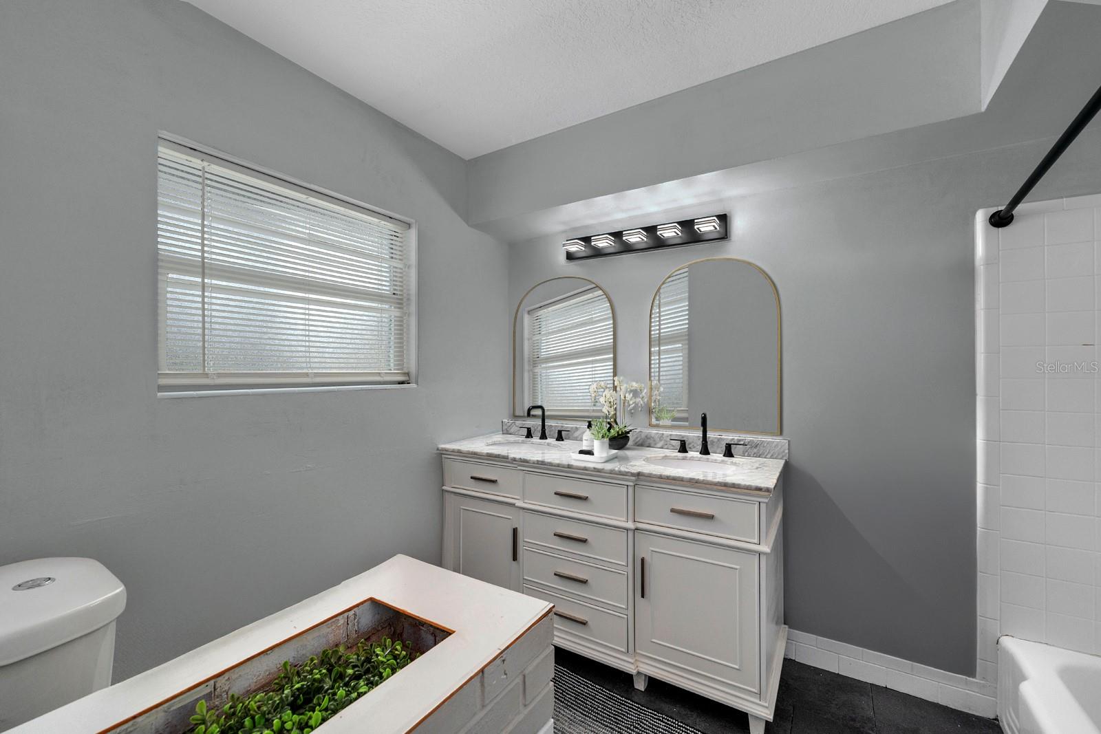 Image 19 of 27 For 1825 Welland Drive