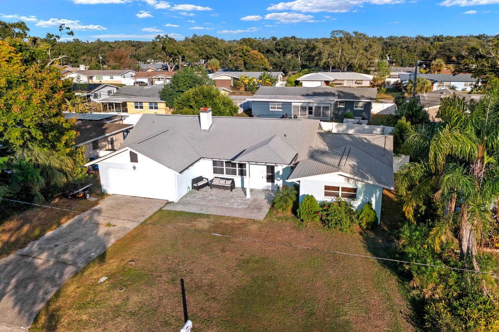 Image 4 of 27 For 1825 Welland Drive