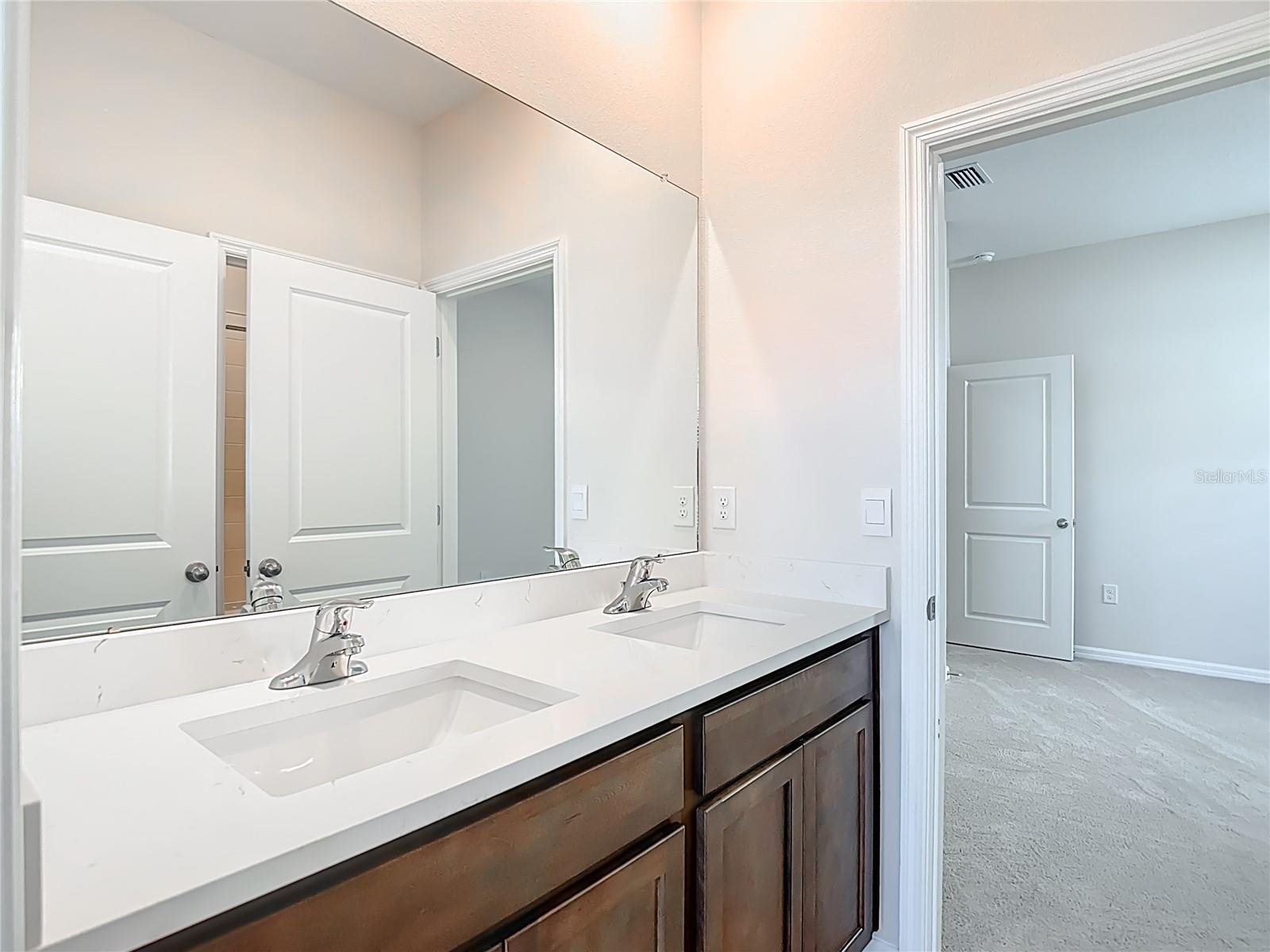 Image 37 of 92 For 10471 Bridgegate Heights Loop