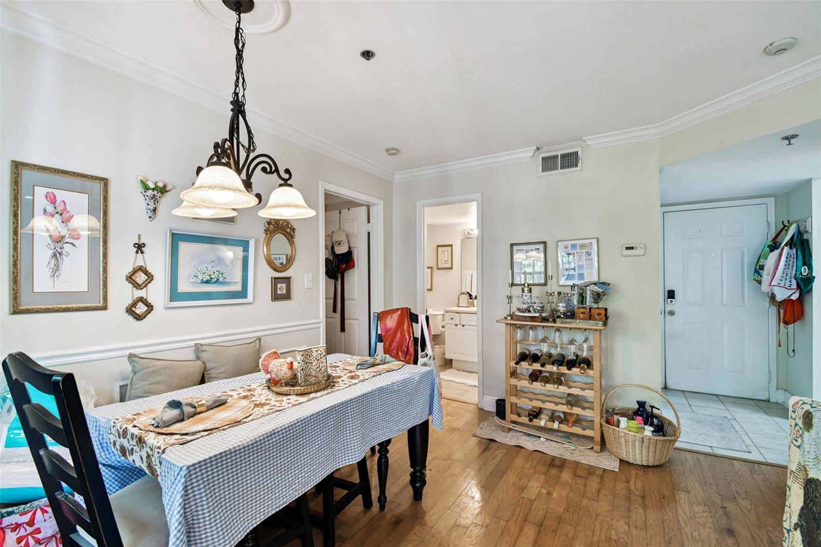 Image 17 of 42 For 1000 Horatio Street 202