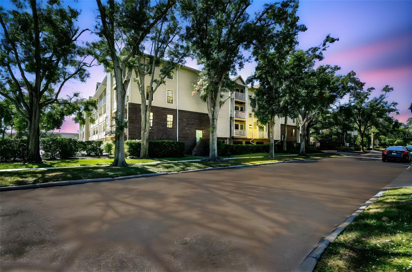 Image 2 of 42 For 1000 Horatio Street 202