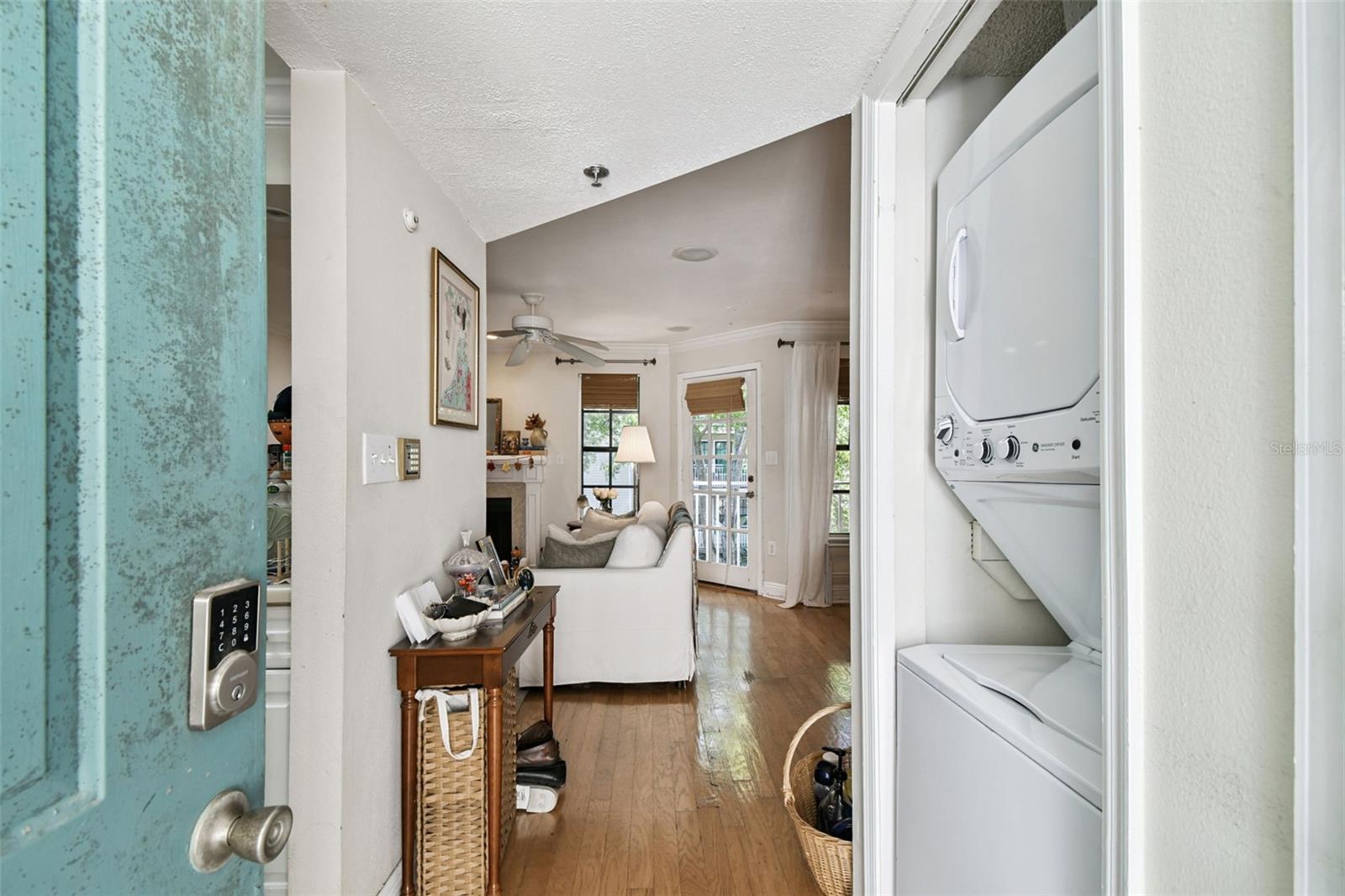 Image 3 of 42 For 1000 Horatio Street 202