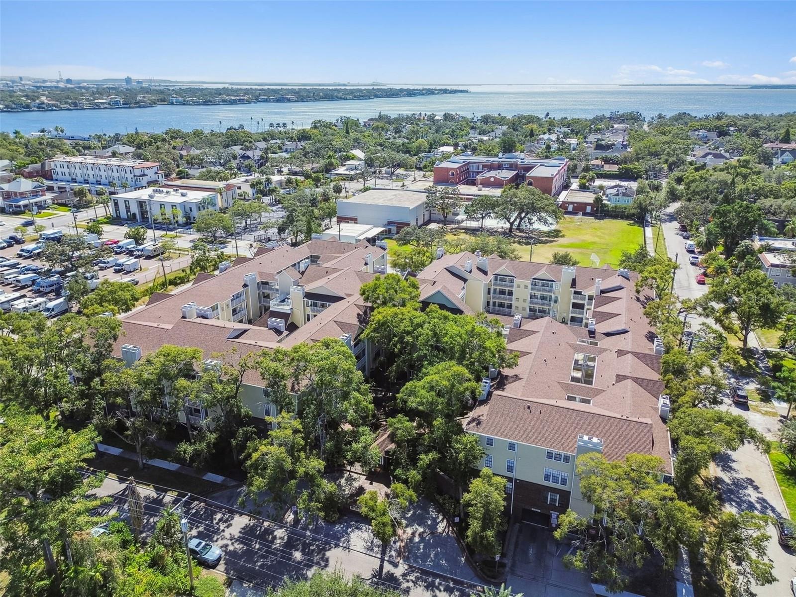 Image 30 of 42 For 1000 Horatio Street 202